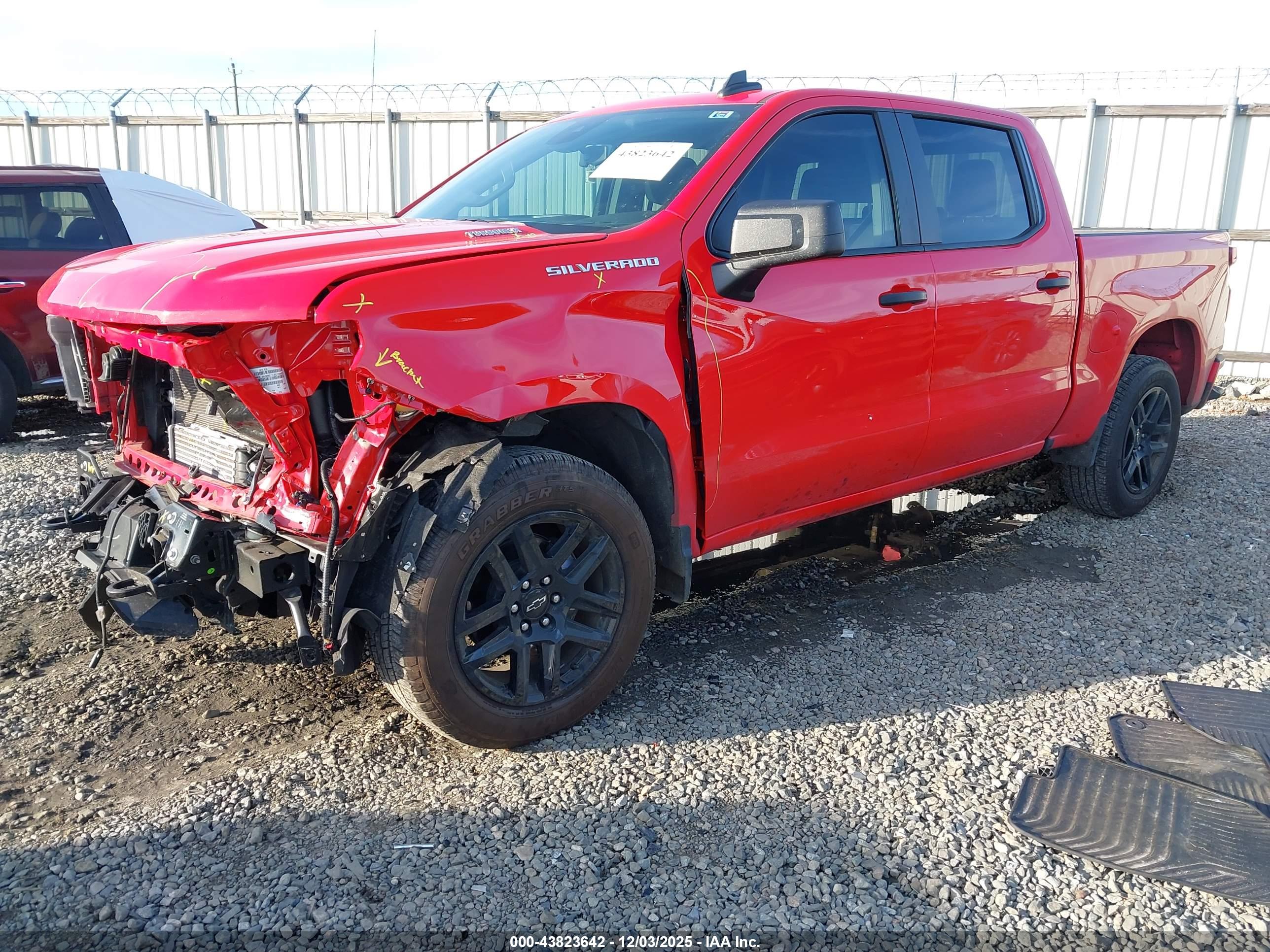 CHEVROLET SILVERADO image 2