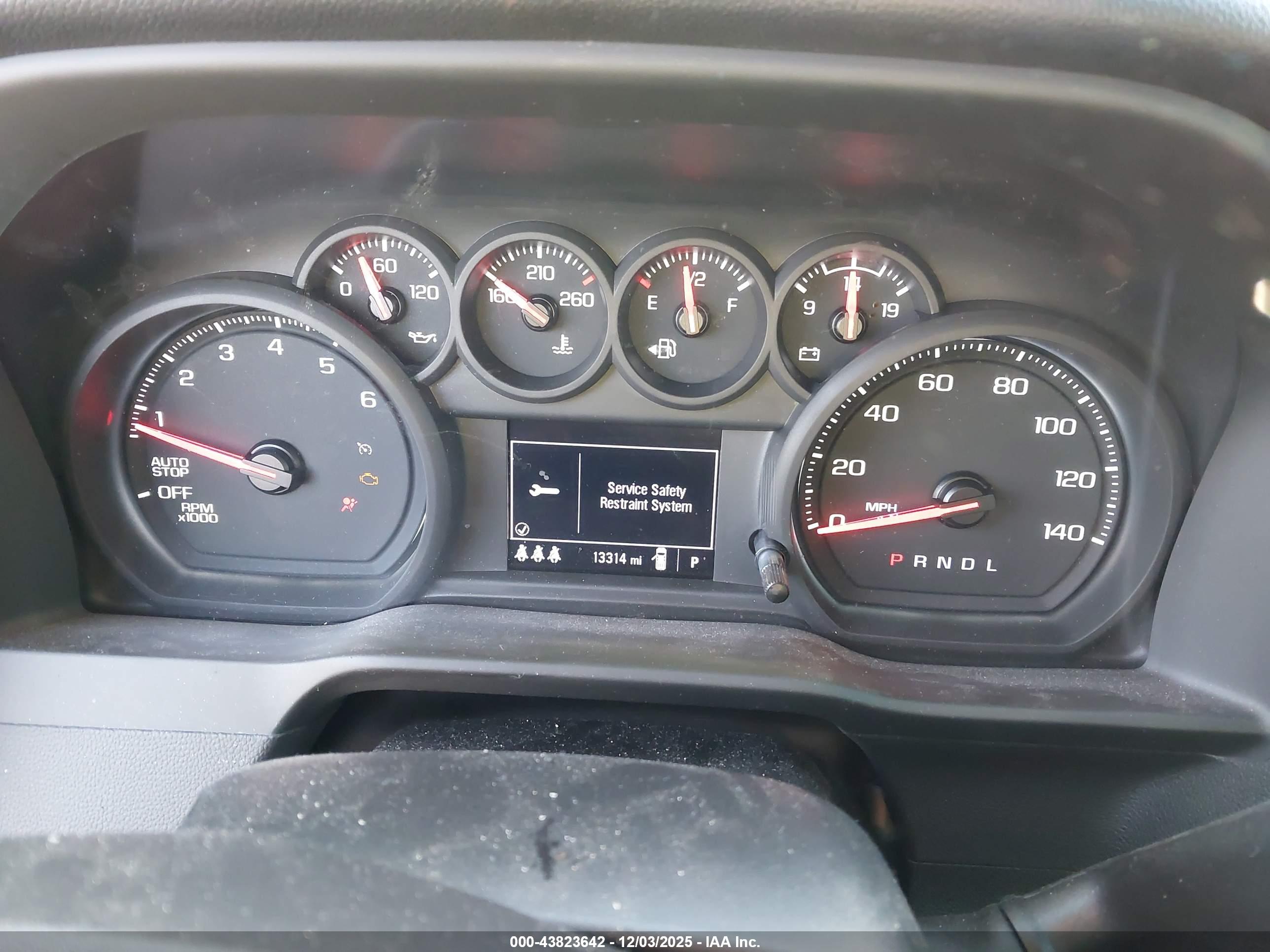 CHEVROLET SILVERADO image 7