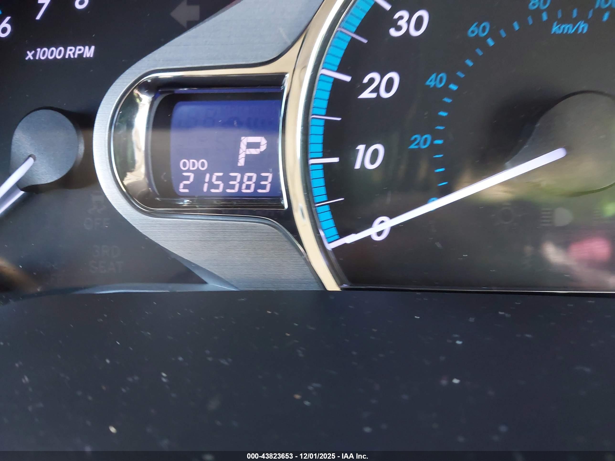 TOYOTA SIENNA image 7