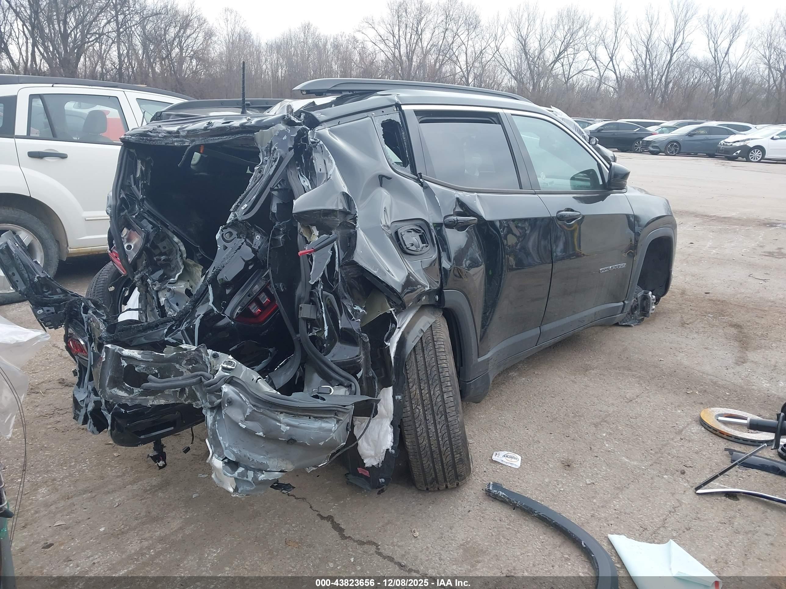 JEEP COMPASS image 4
