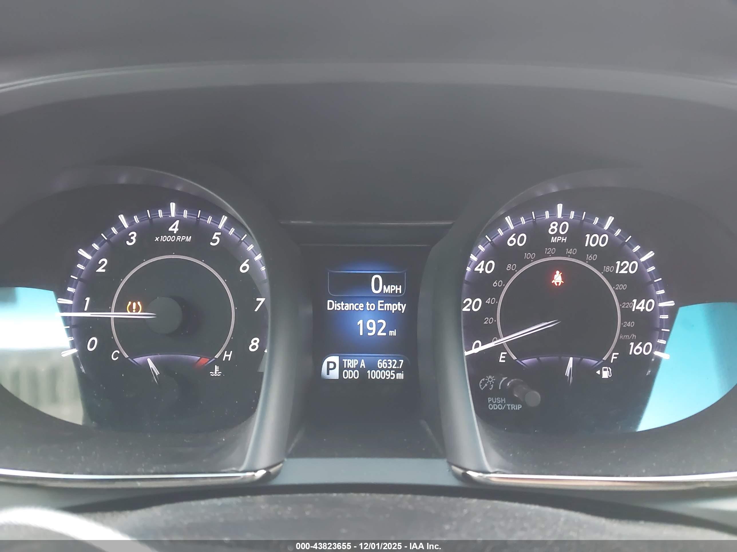 TOYOTA AVALON image 7