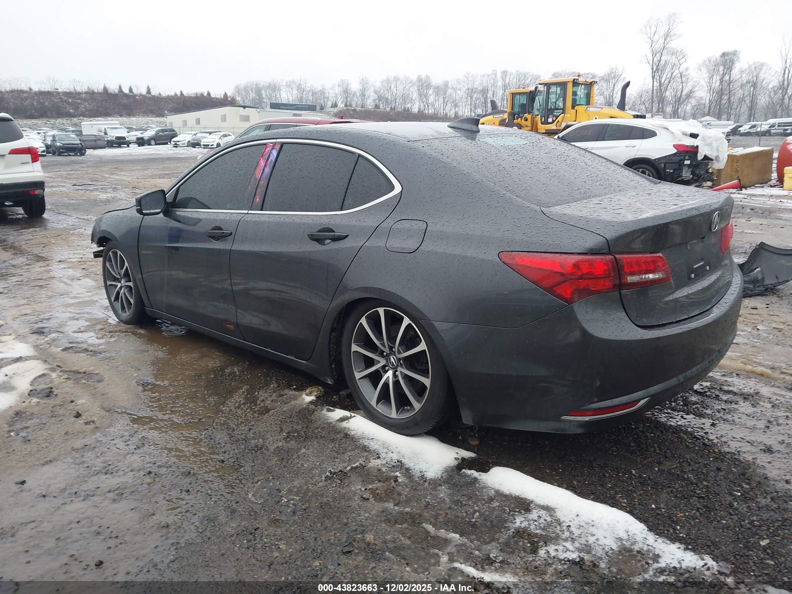 ACURA TLX image 3