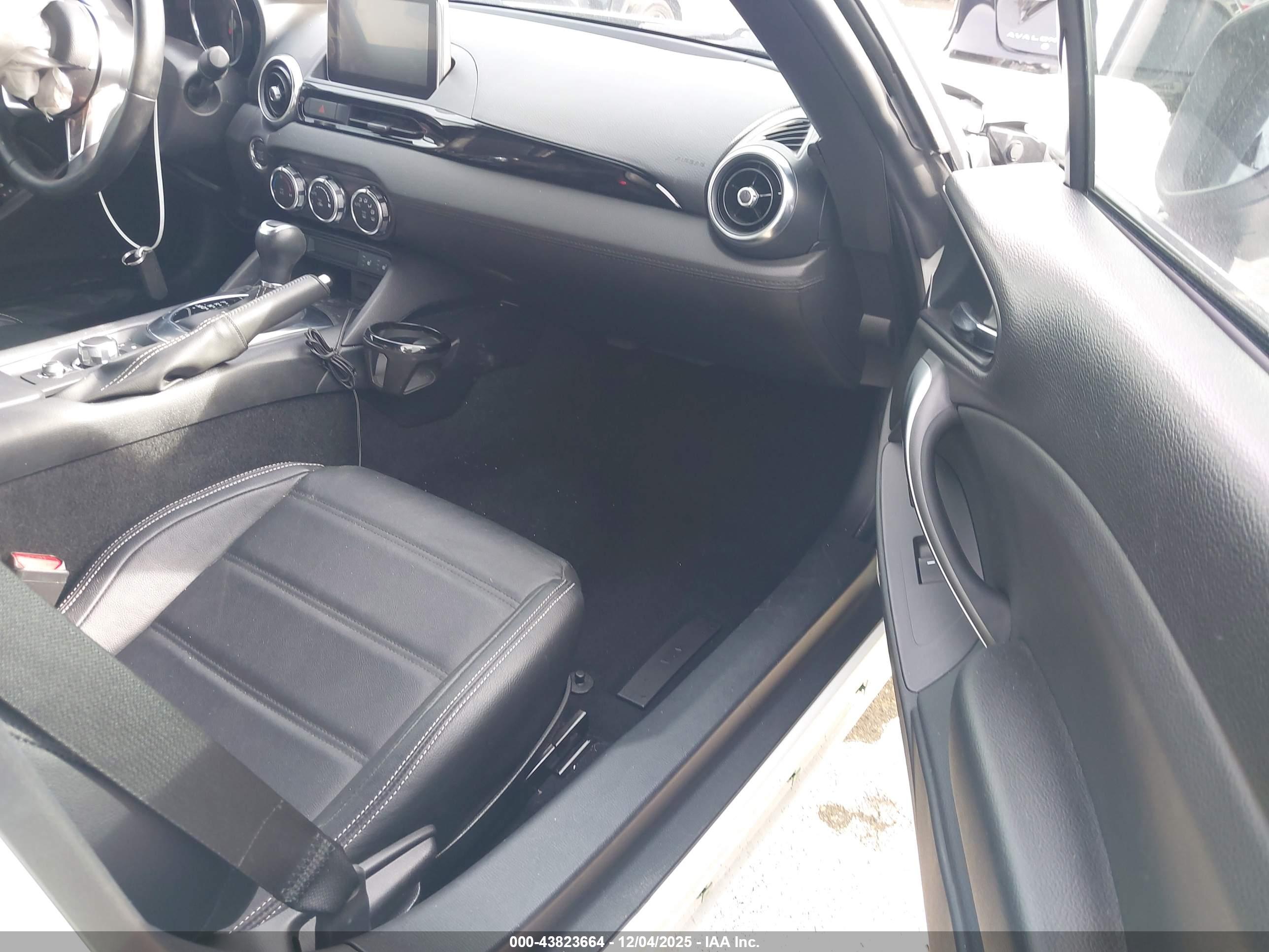 FIAT 124 image 5
