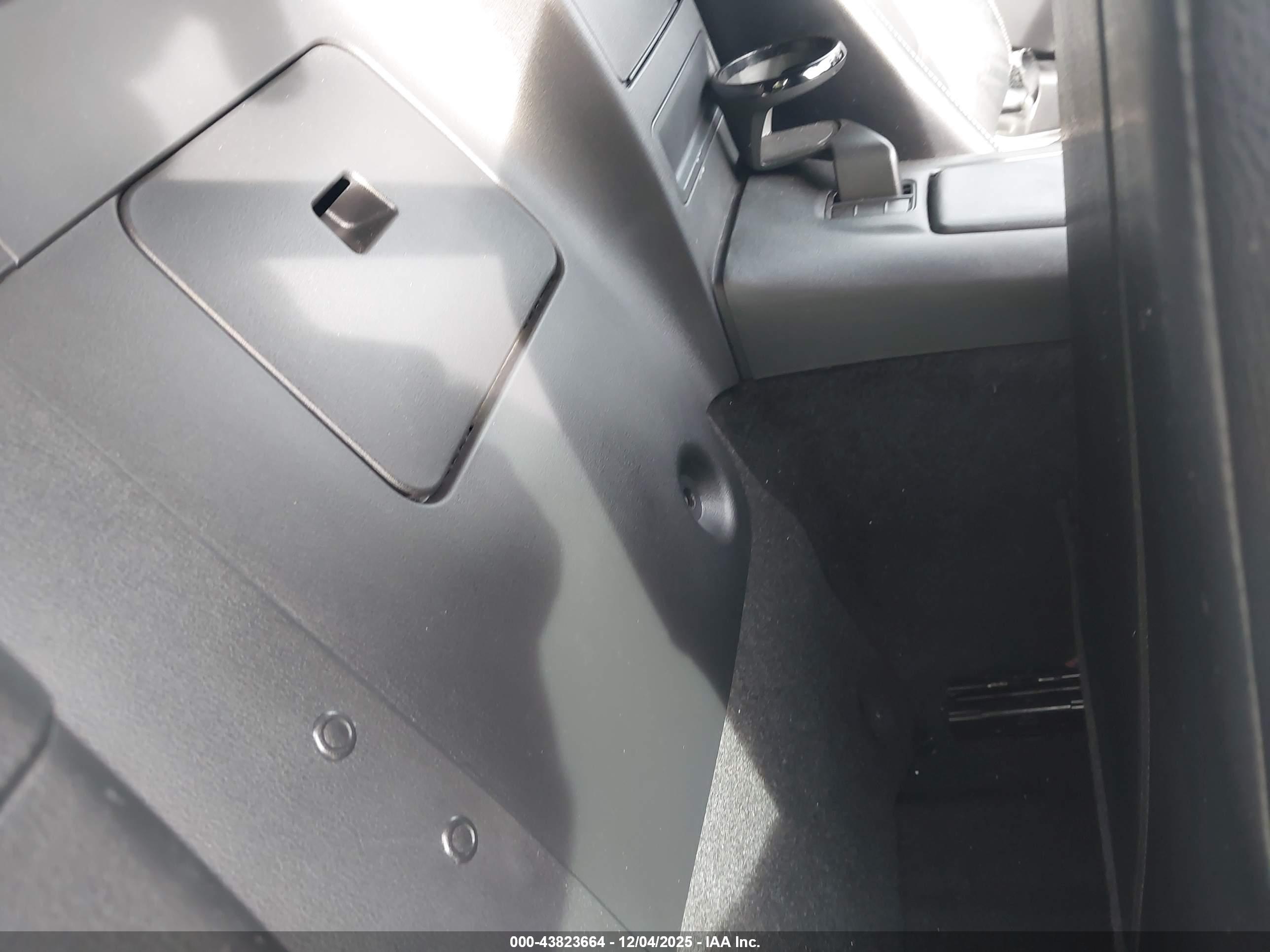 FIAT 124 image 8