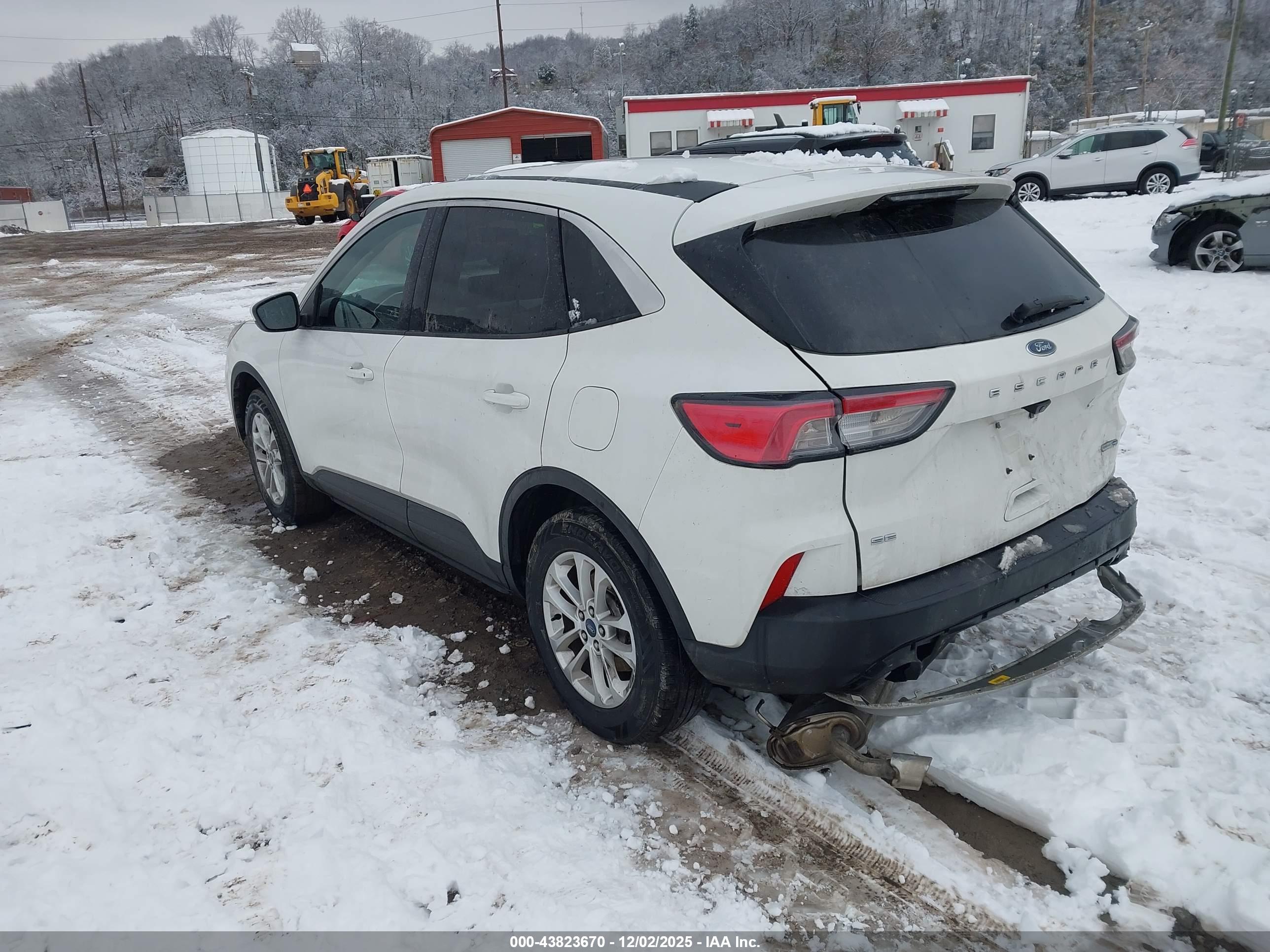 FORD ESCAPE image 3