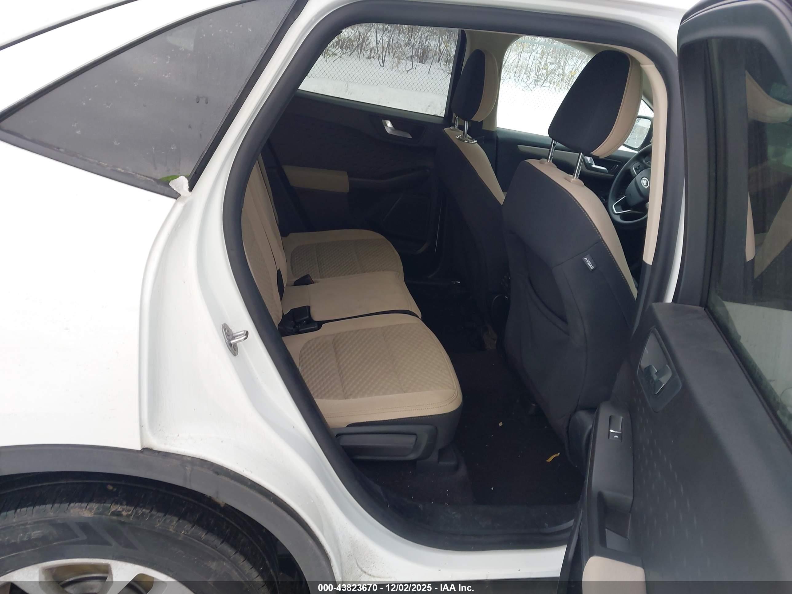 FORD ESCAPE image 8
