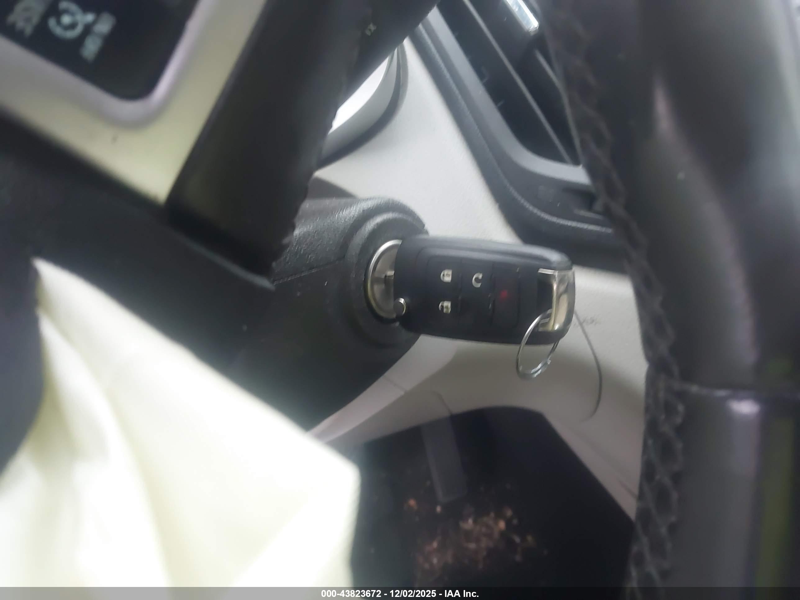 CHEVROLET EQUINOX image 11