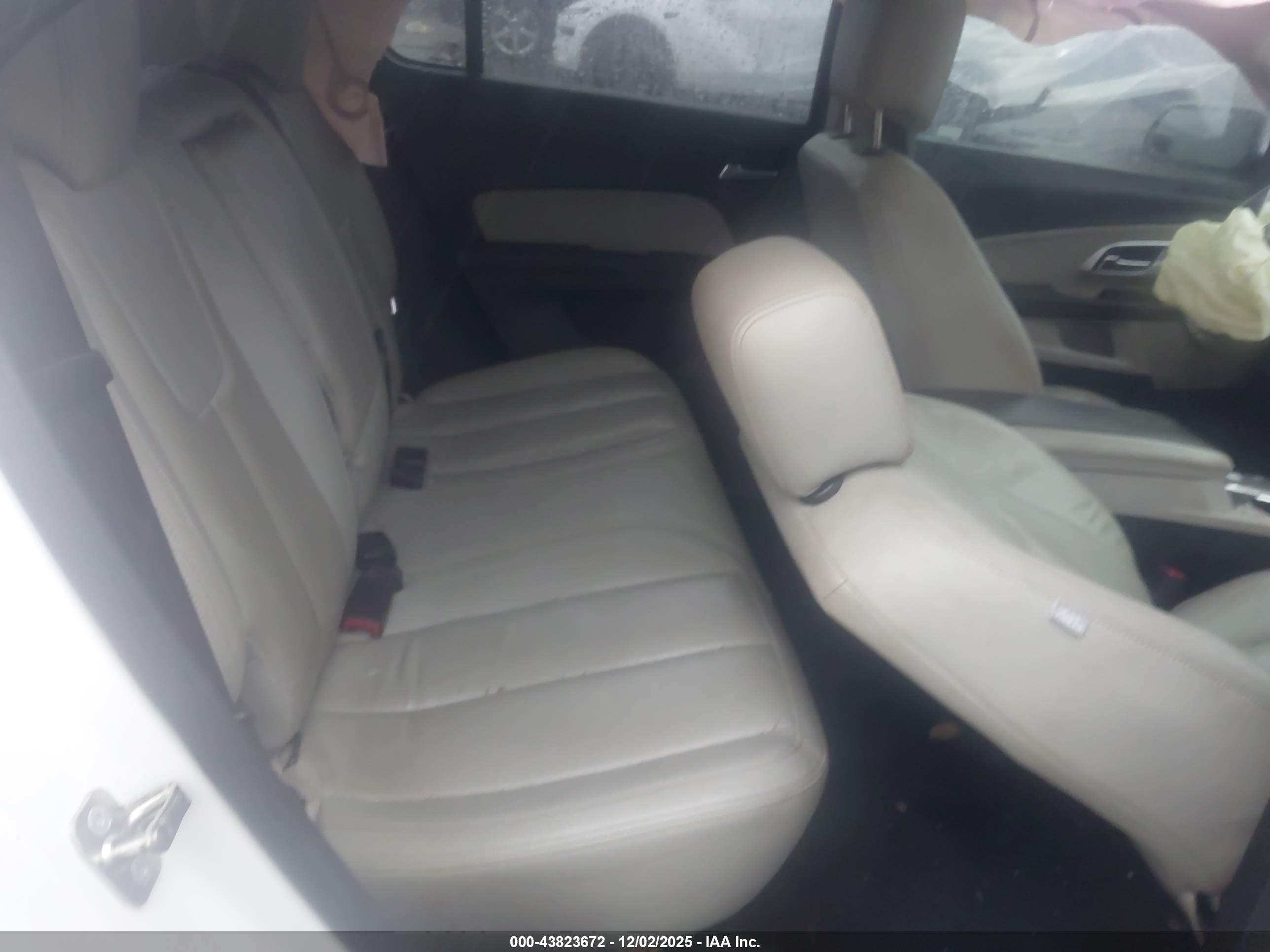 CHEVROLET EQUINOX image 8