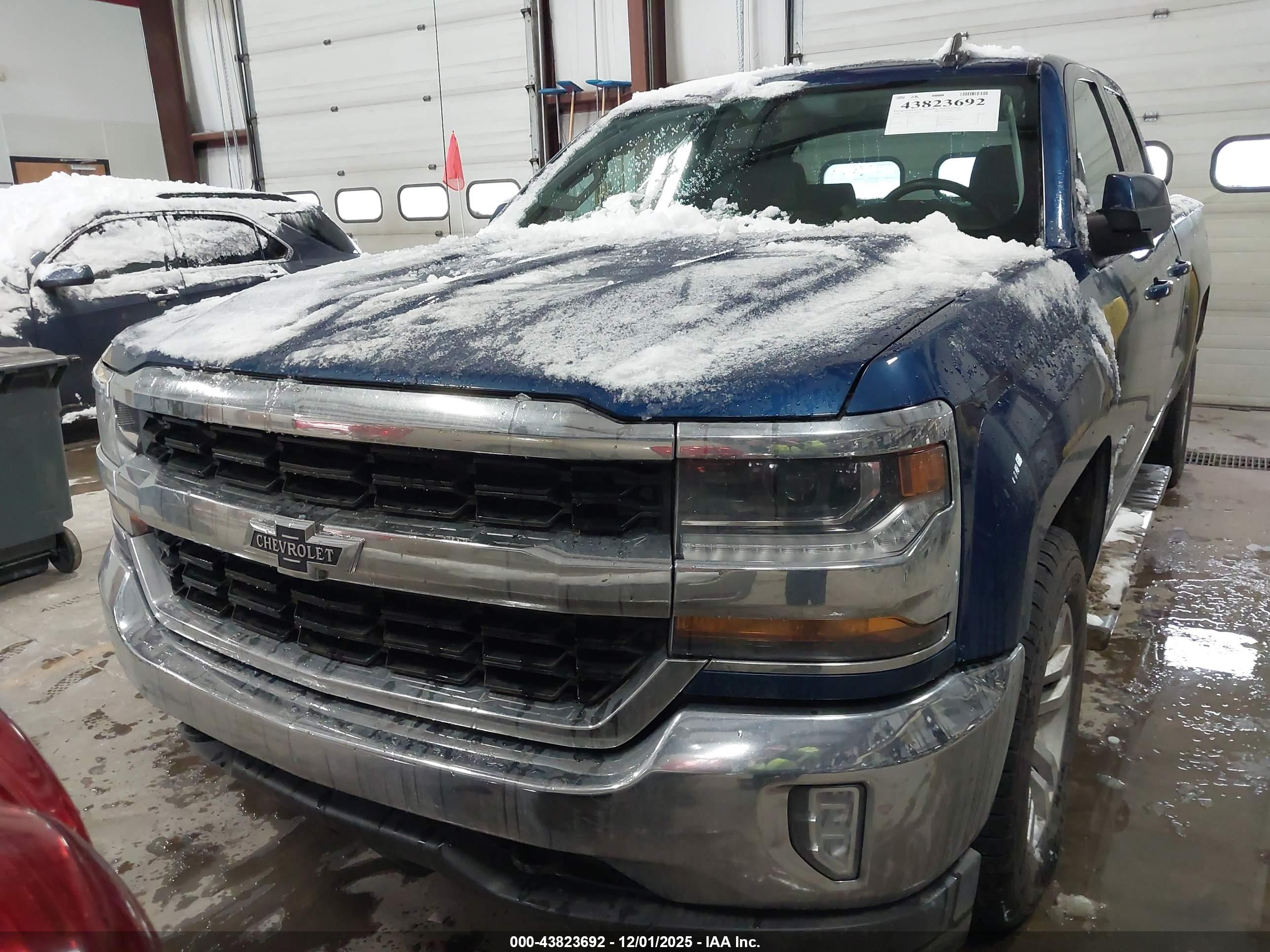 CHEVROLET SILVERADO image 6