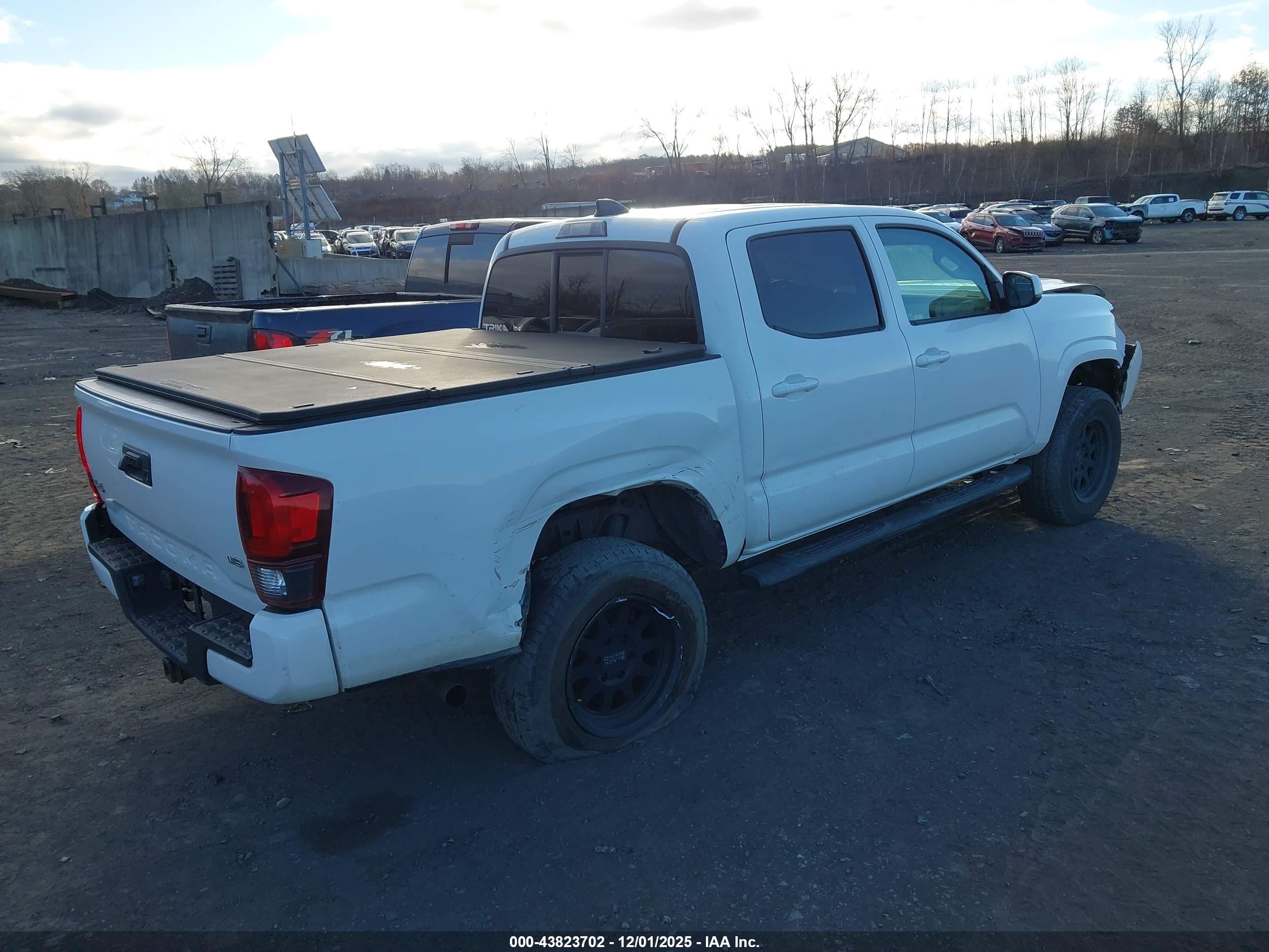 TOYOTA TACOMA image 4