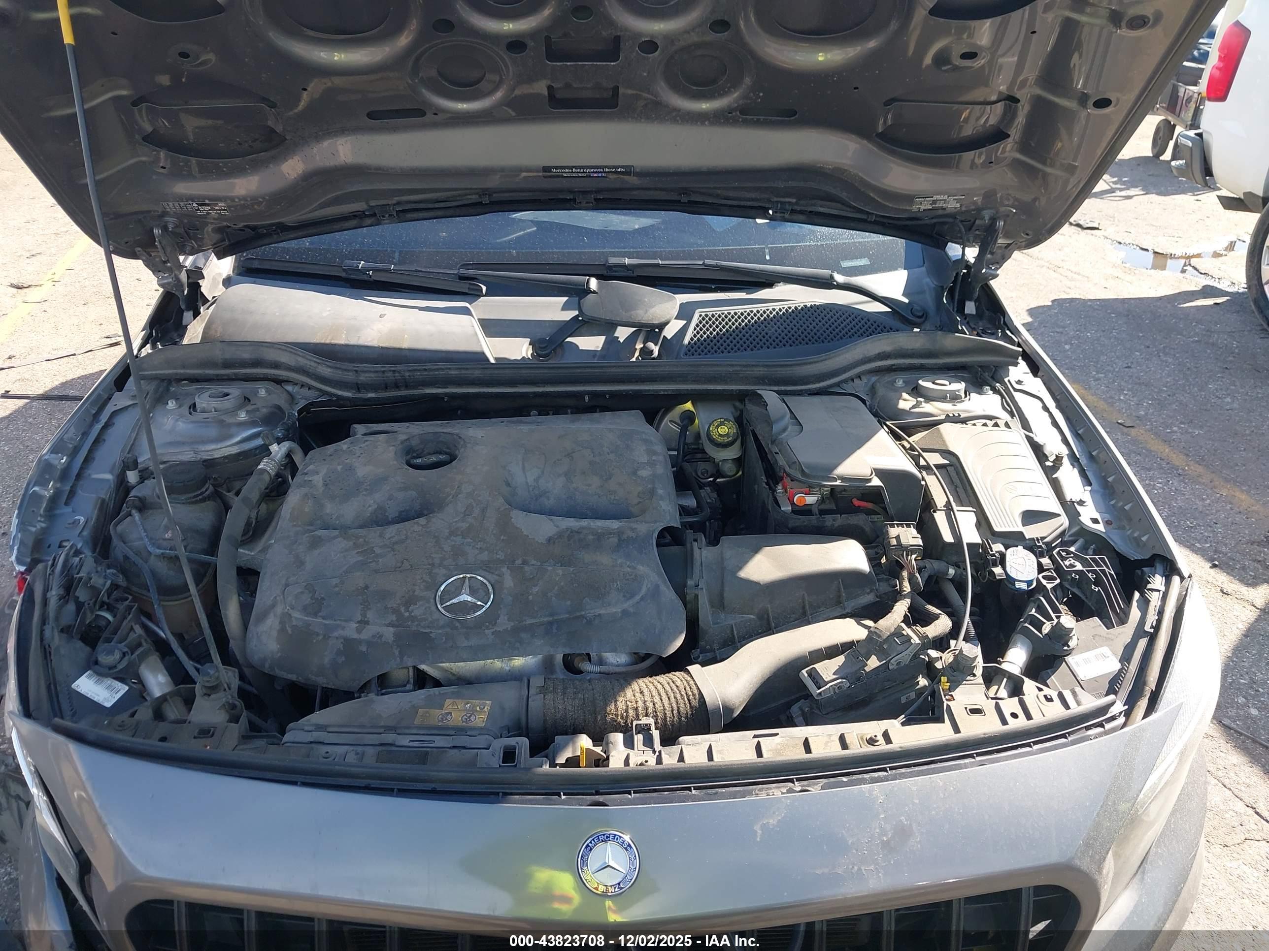 MERCEDES-BENZ GLA image 10
