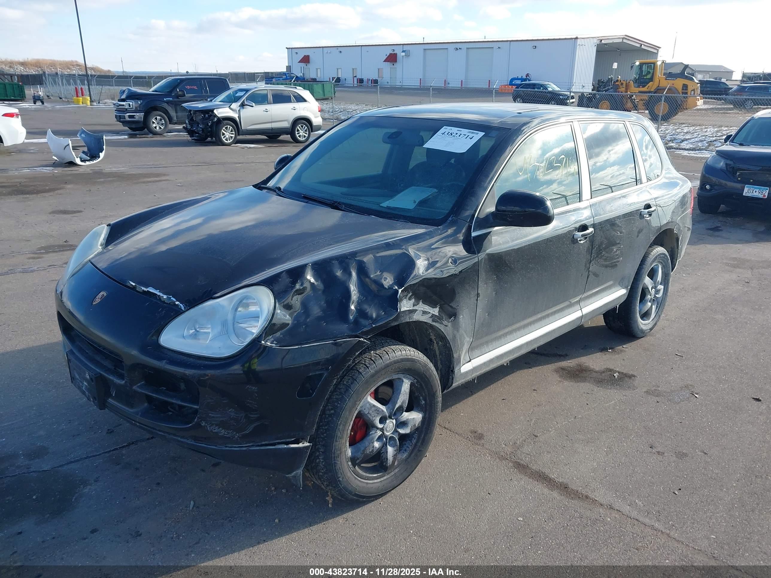 PORSCHE CAYENNE image 2