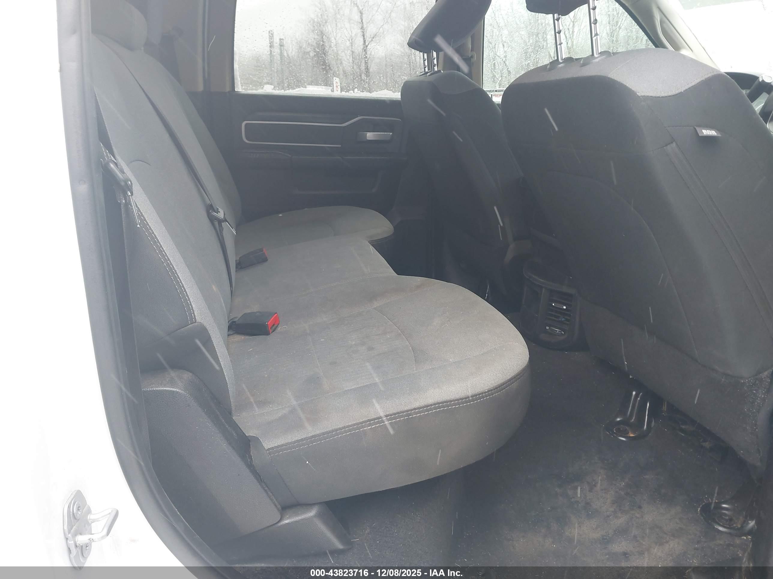 RAM 2500 image 8