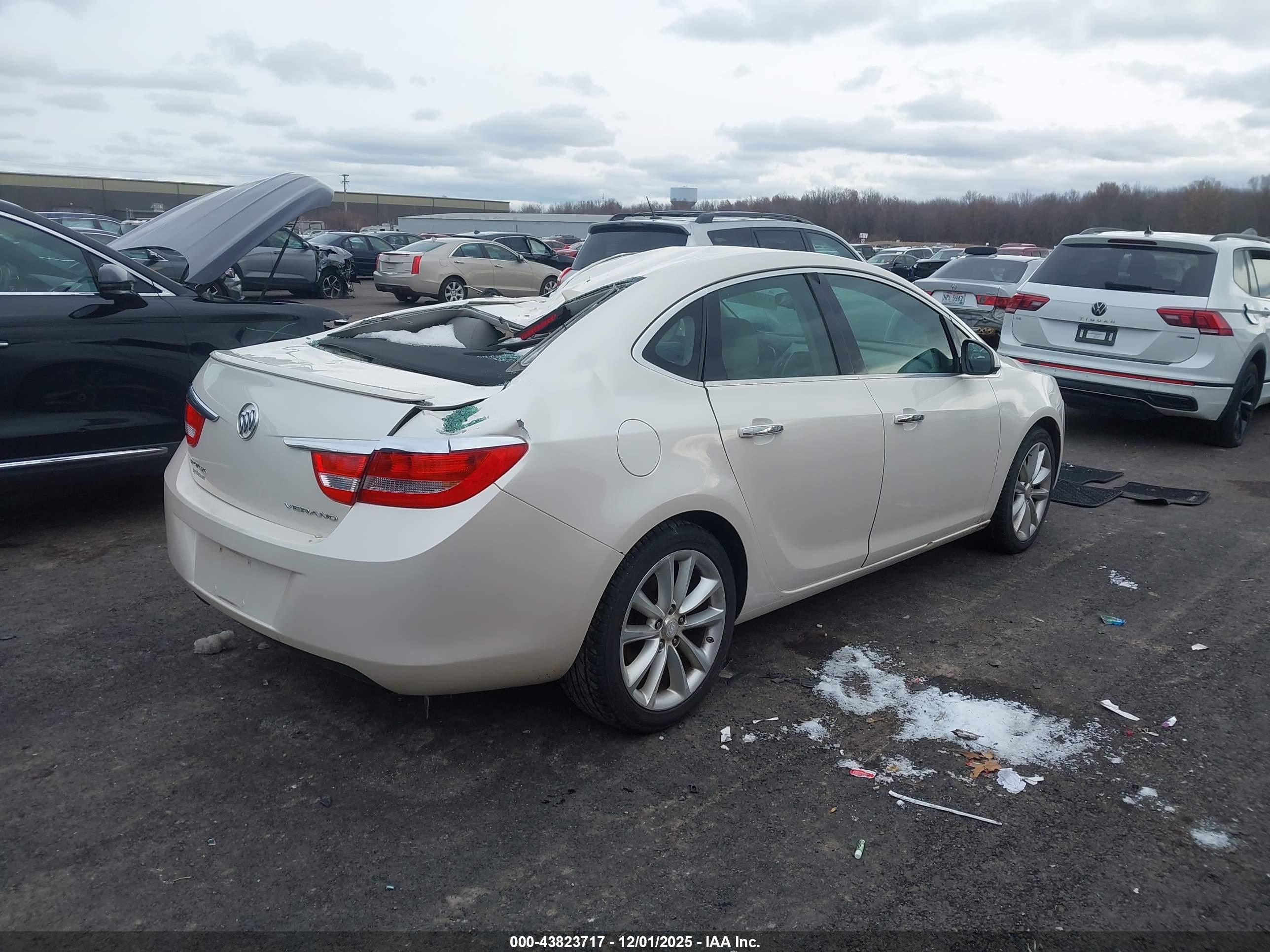 BUICK VERANO image 4