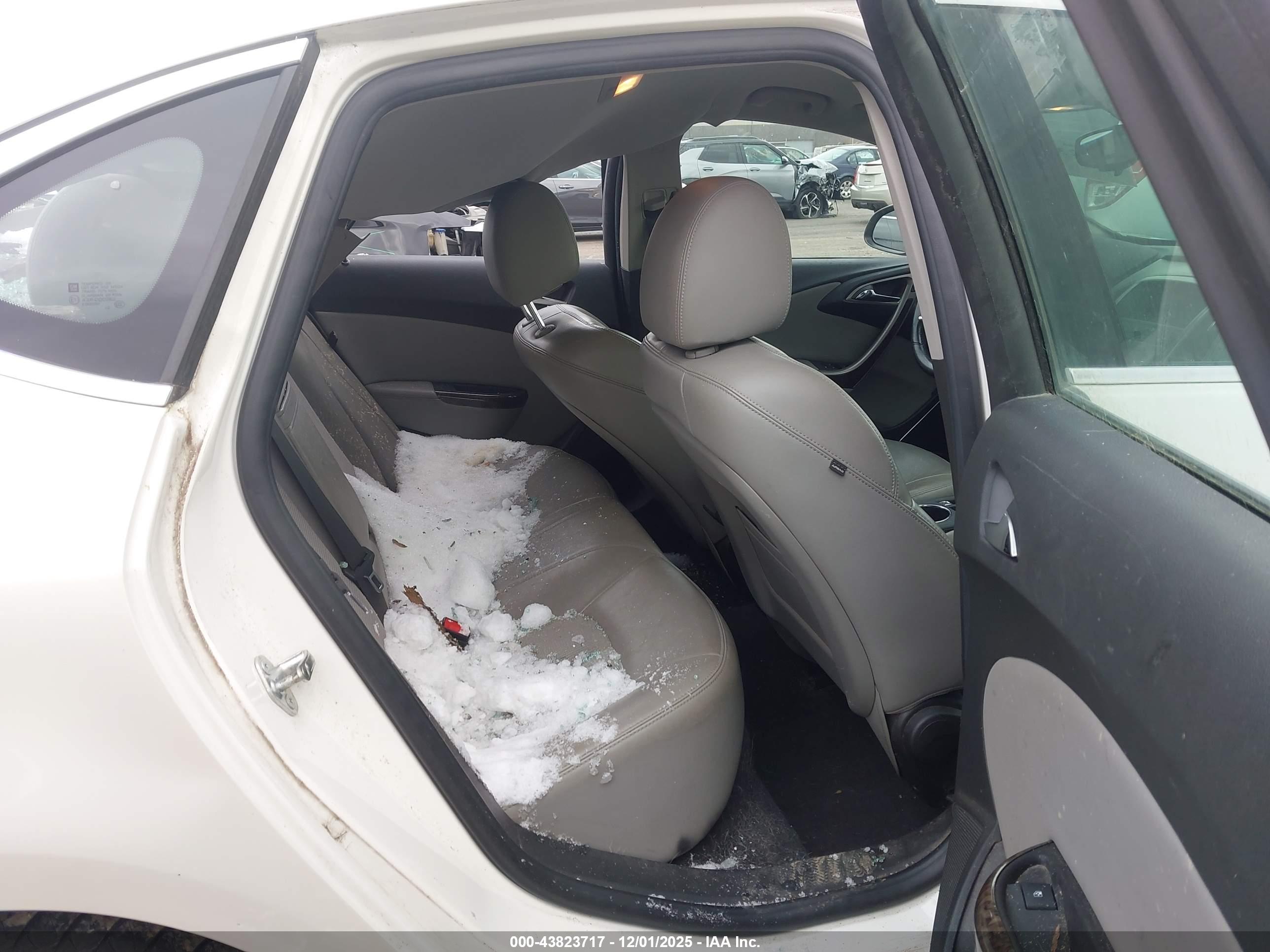BUICK VERANO image 8