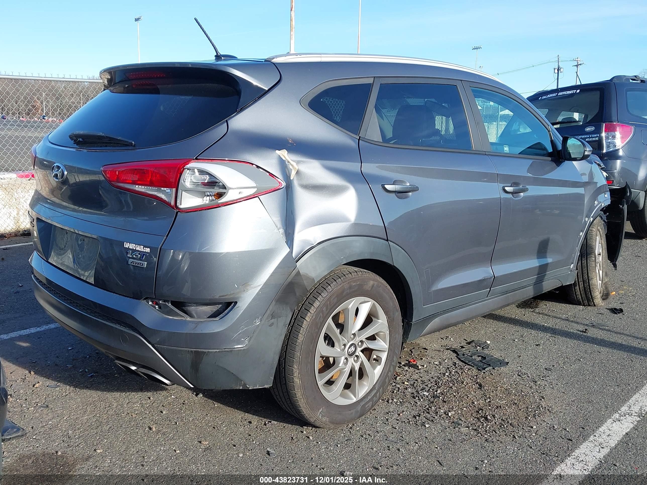 HYUNDAI TUCSON image 4