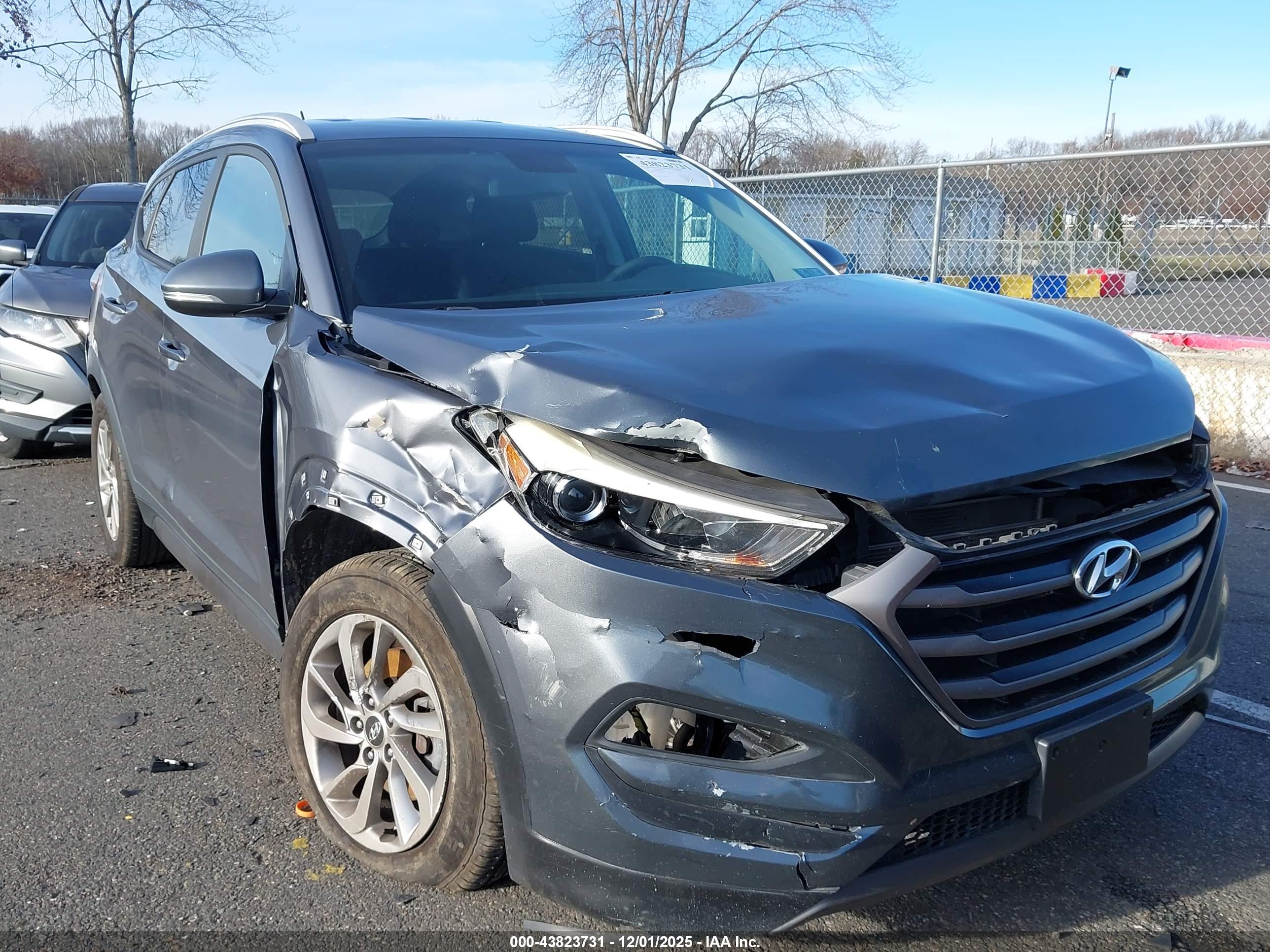 HYUNDAI TUCSON image 6