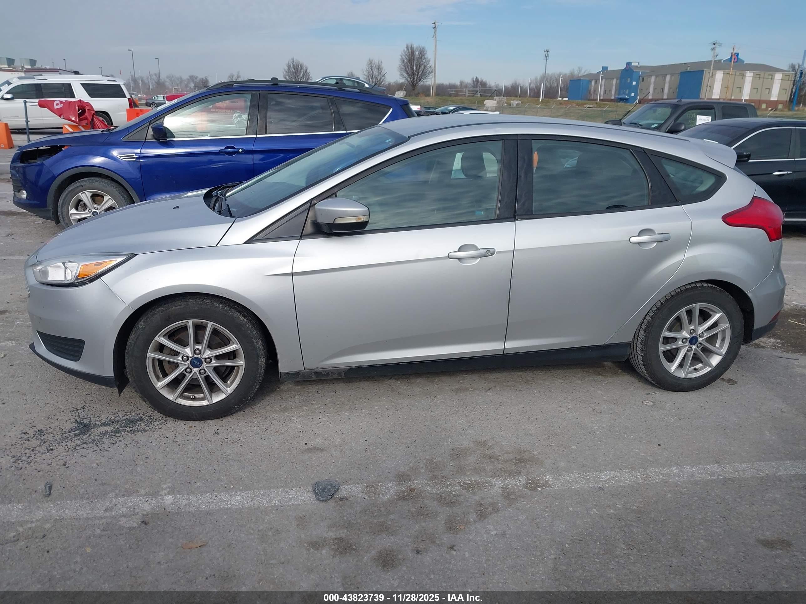 FORD FOCUS image 6