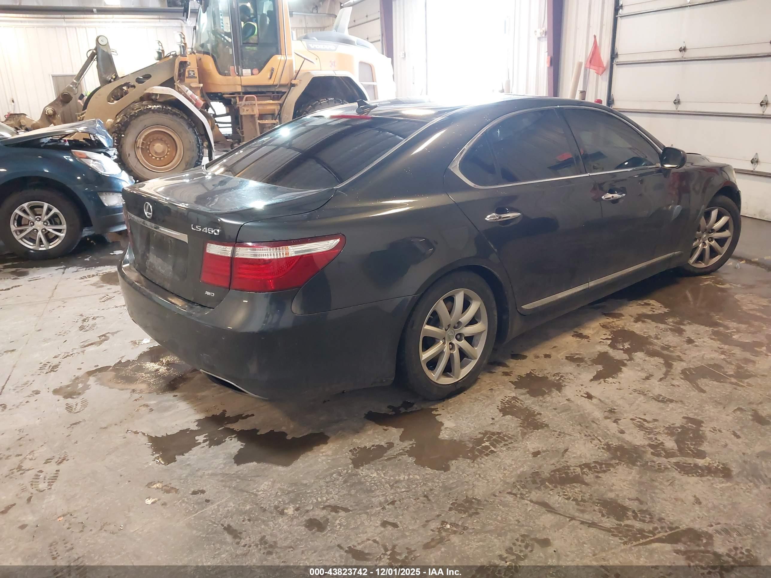 LEXUS LS image 4
