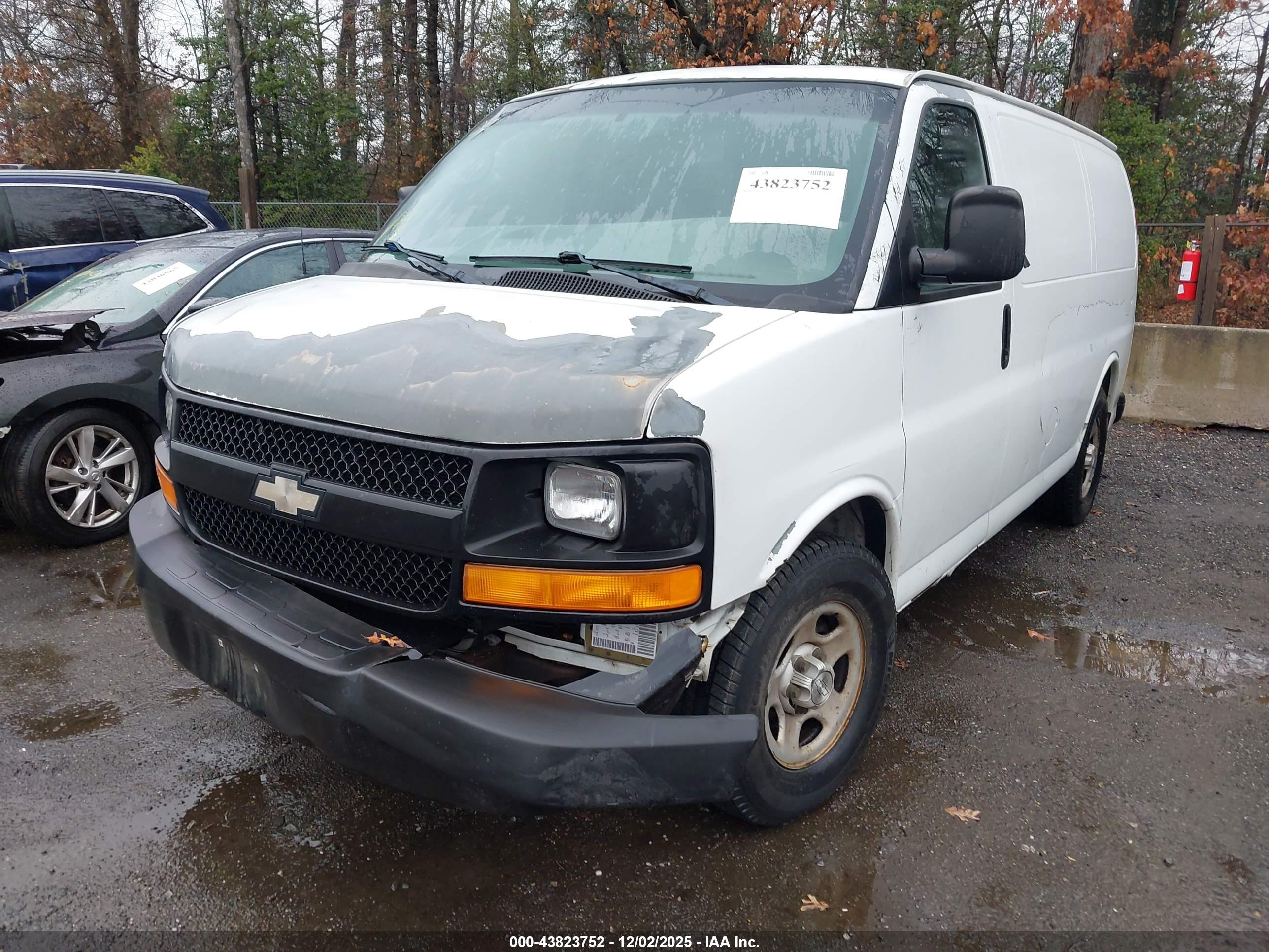CHEVROLET EXPRESS image 6
