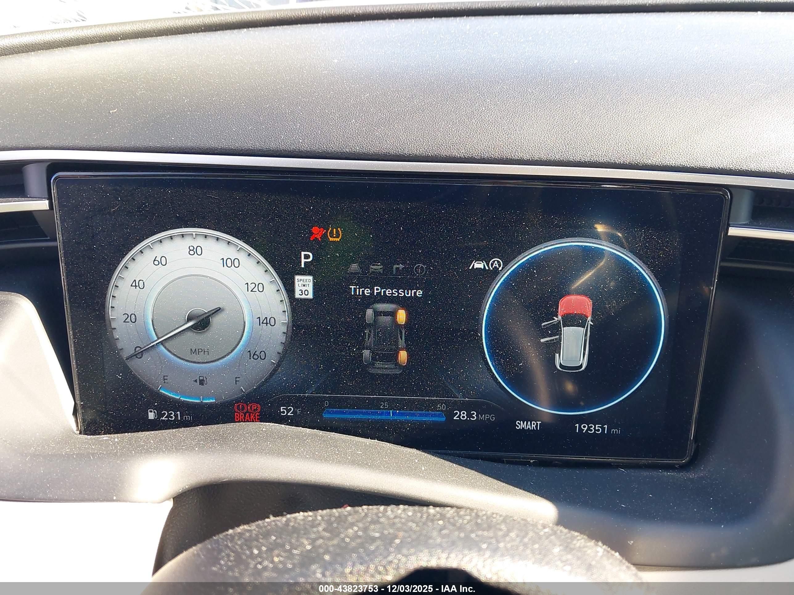 HYUNDAI TUCSON image 7