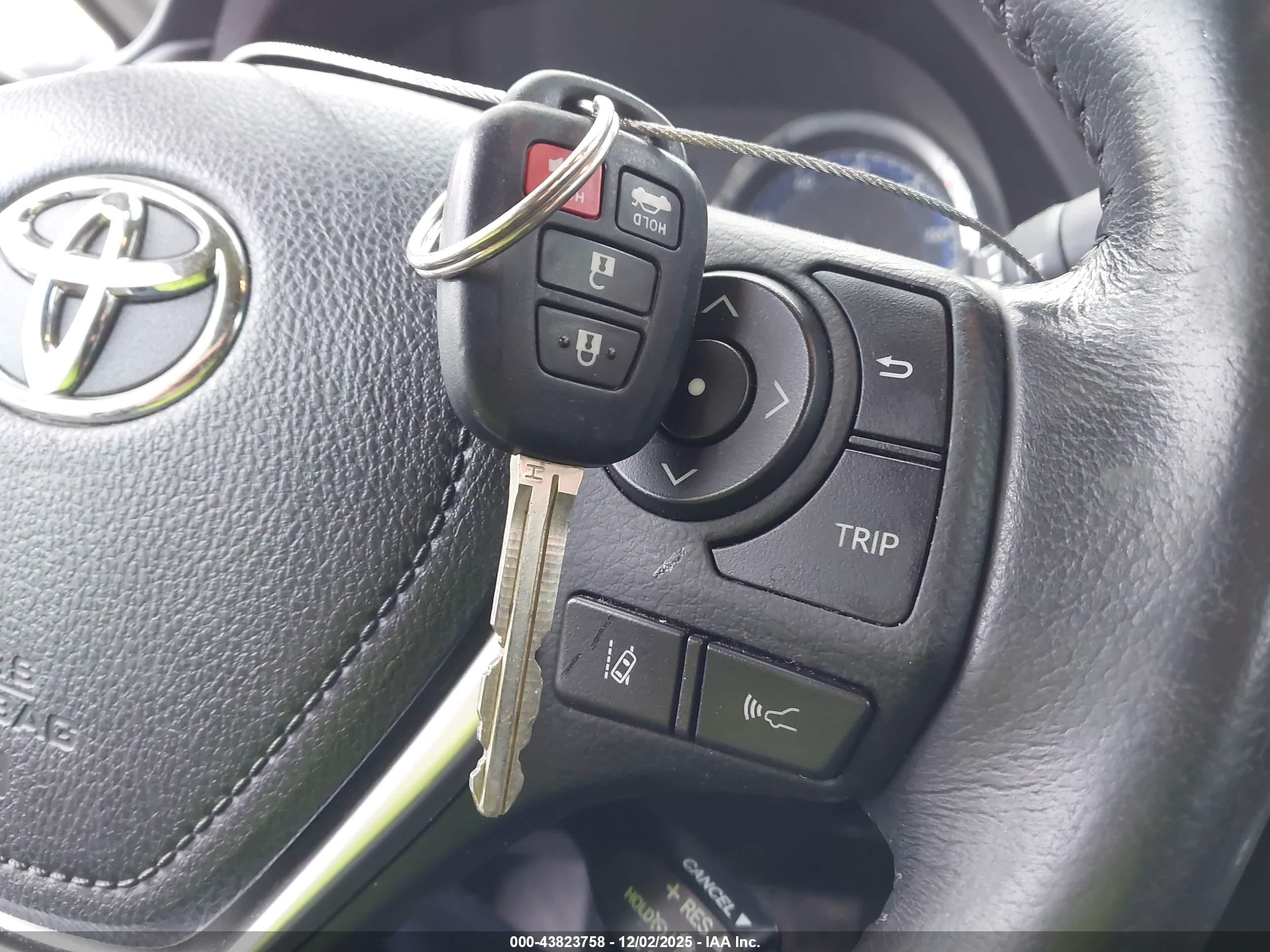 TOYOTA COROLLA image 11