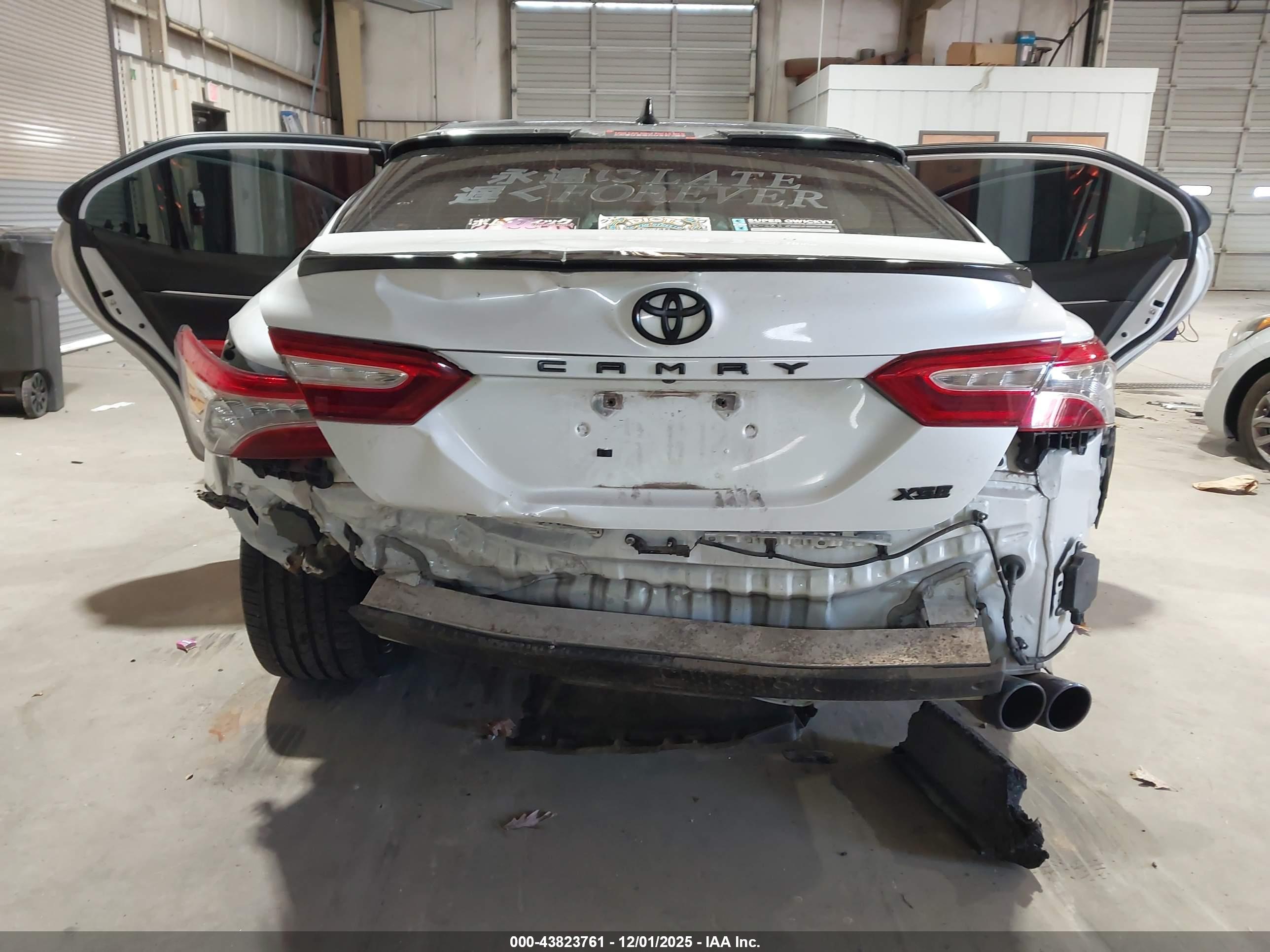 TOYOTA CAMRY image 6