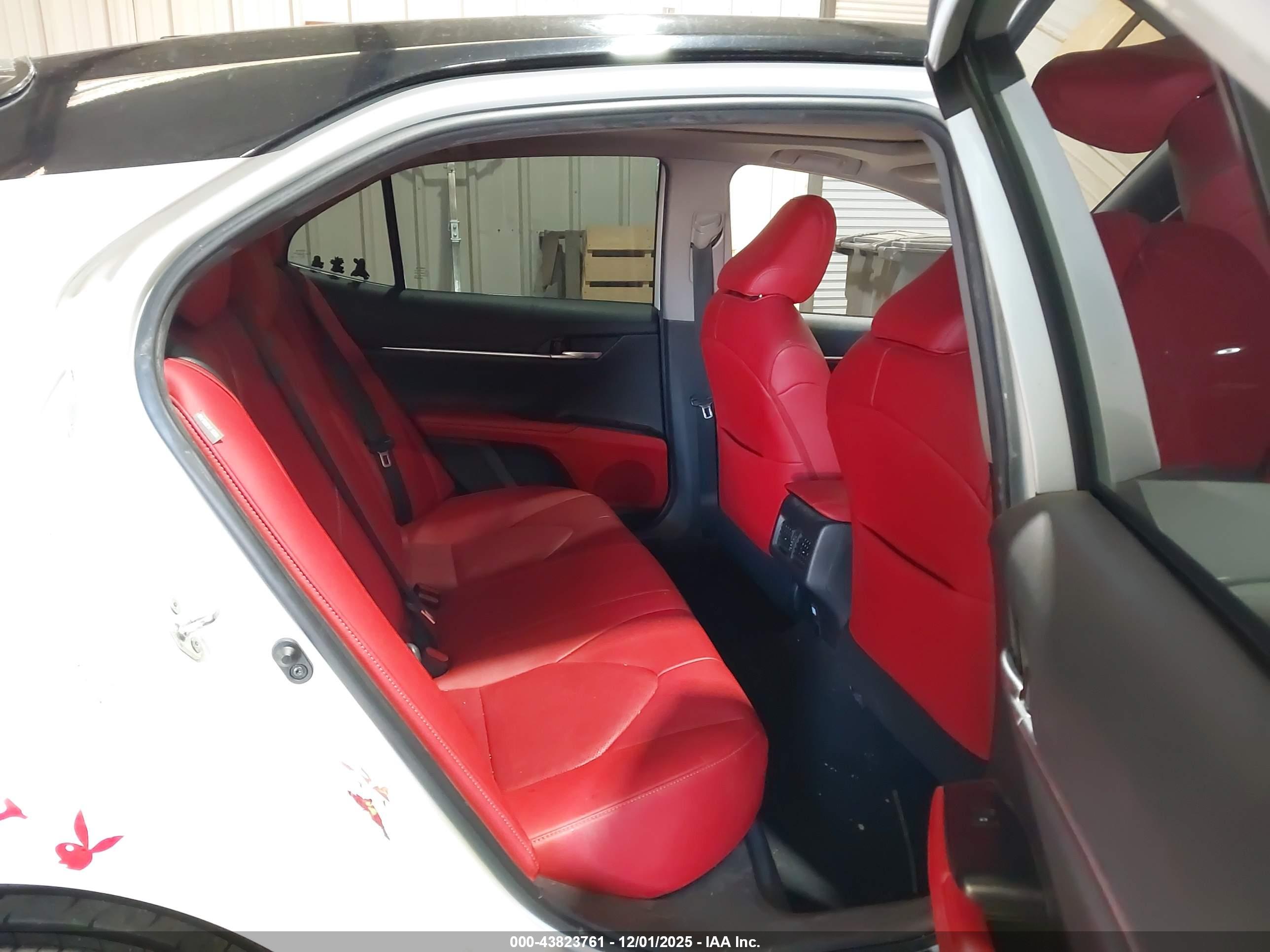 TOYOTA CAMRY image 8