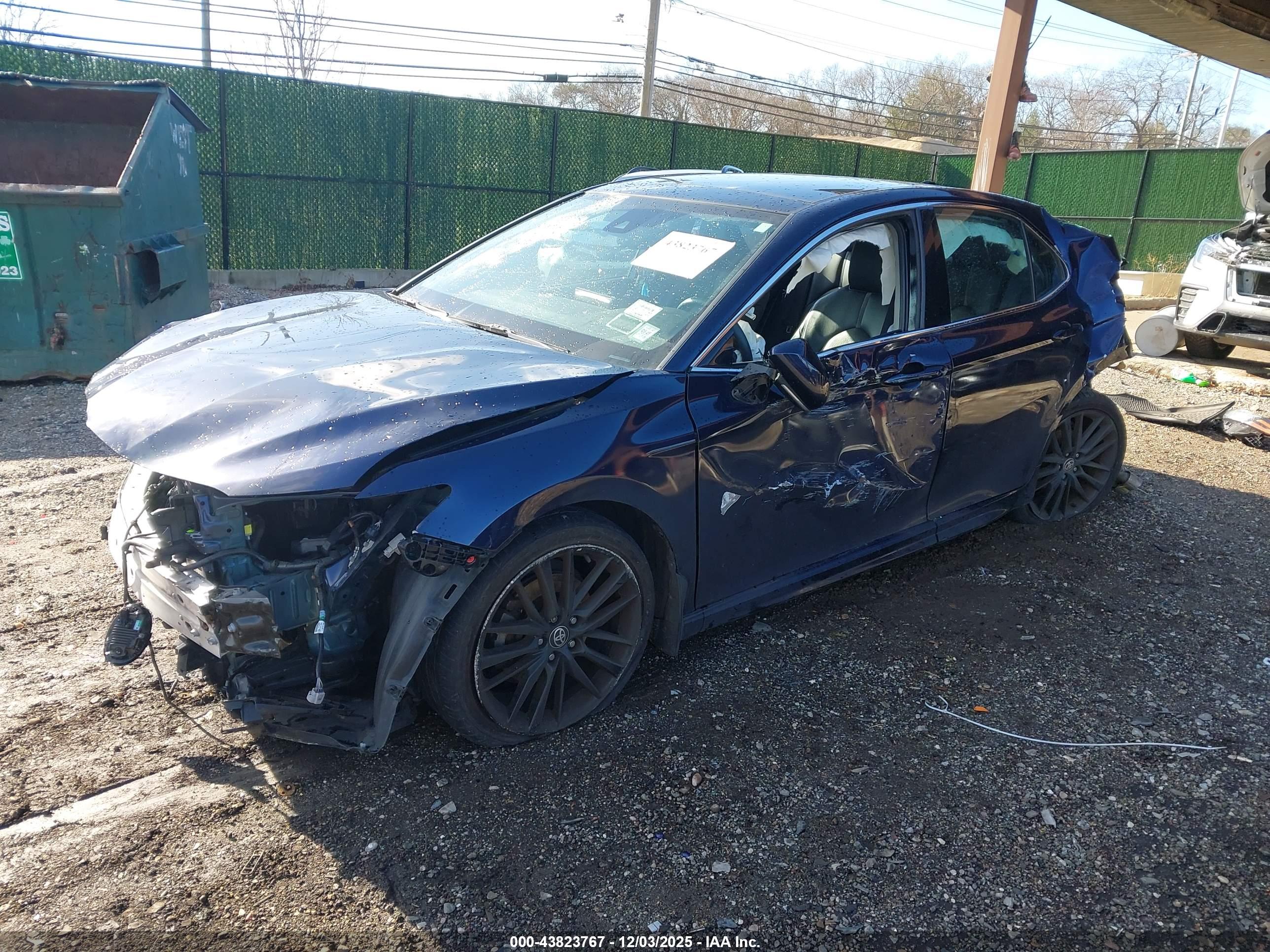 TOYOTA CAMRY image 2