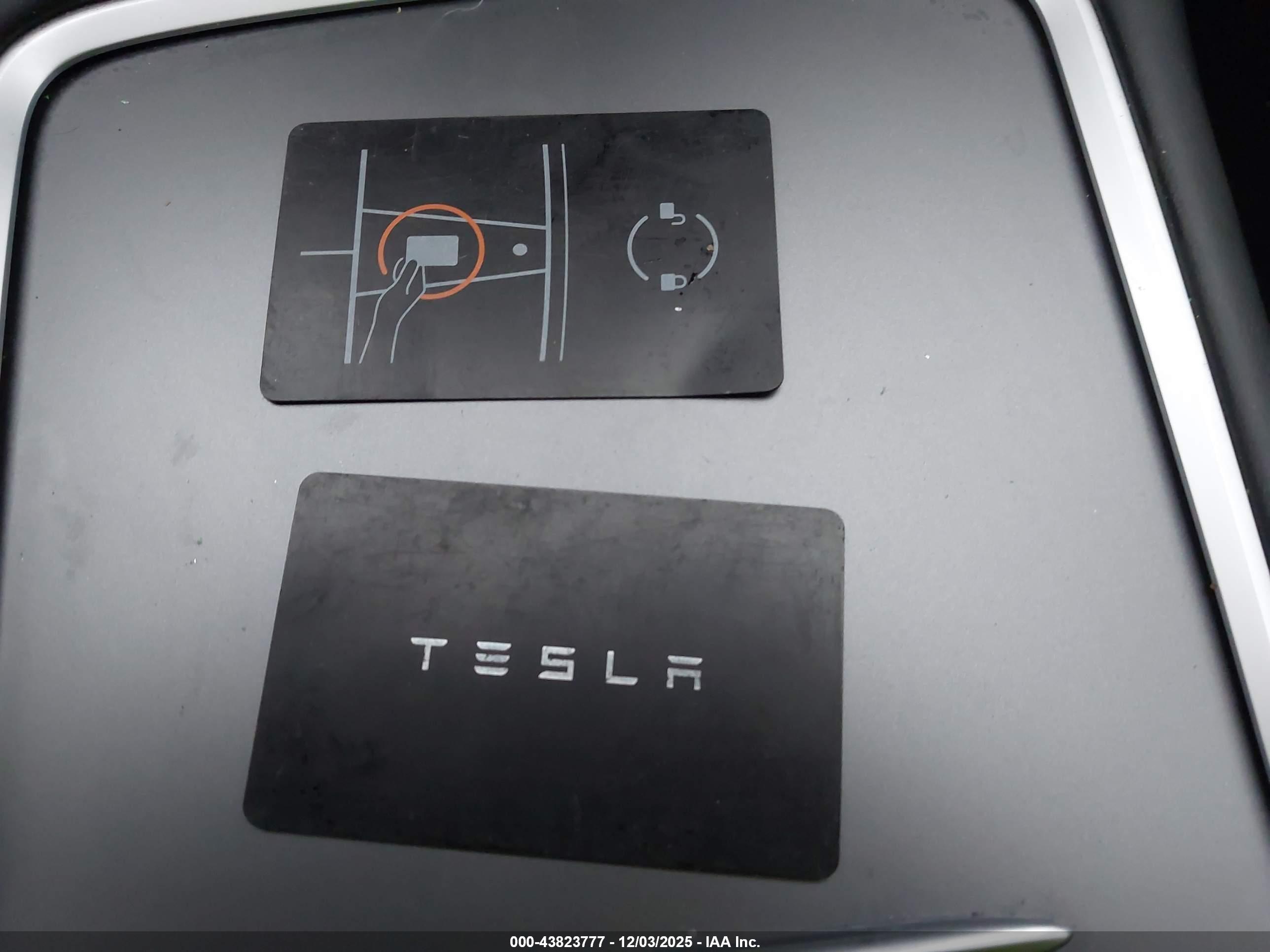 TESLA MODEL image 11