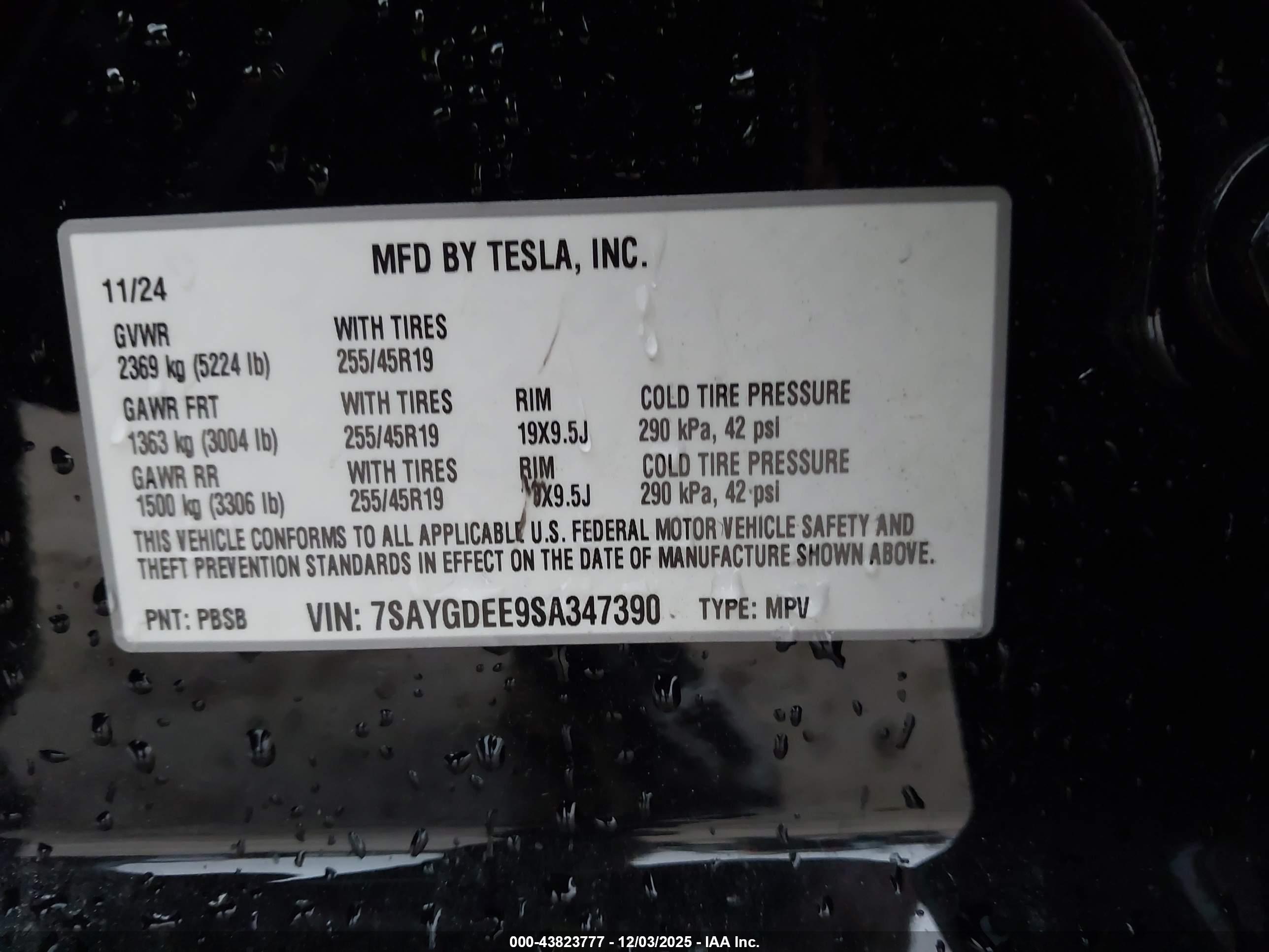 TESLA MODEL image 9