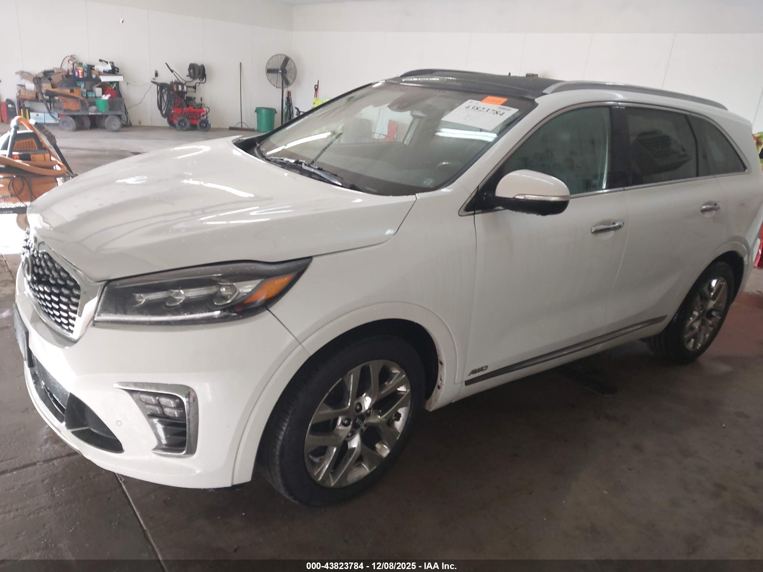 KIA SORENTO image 2