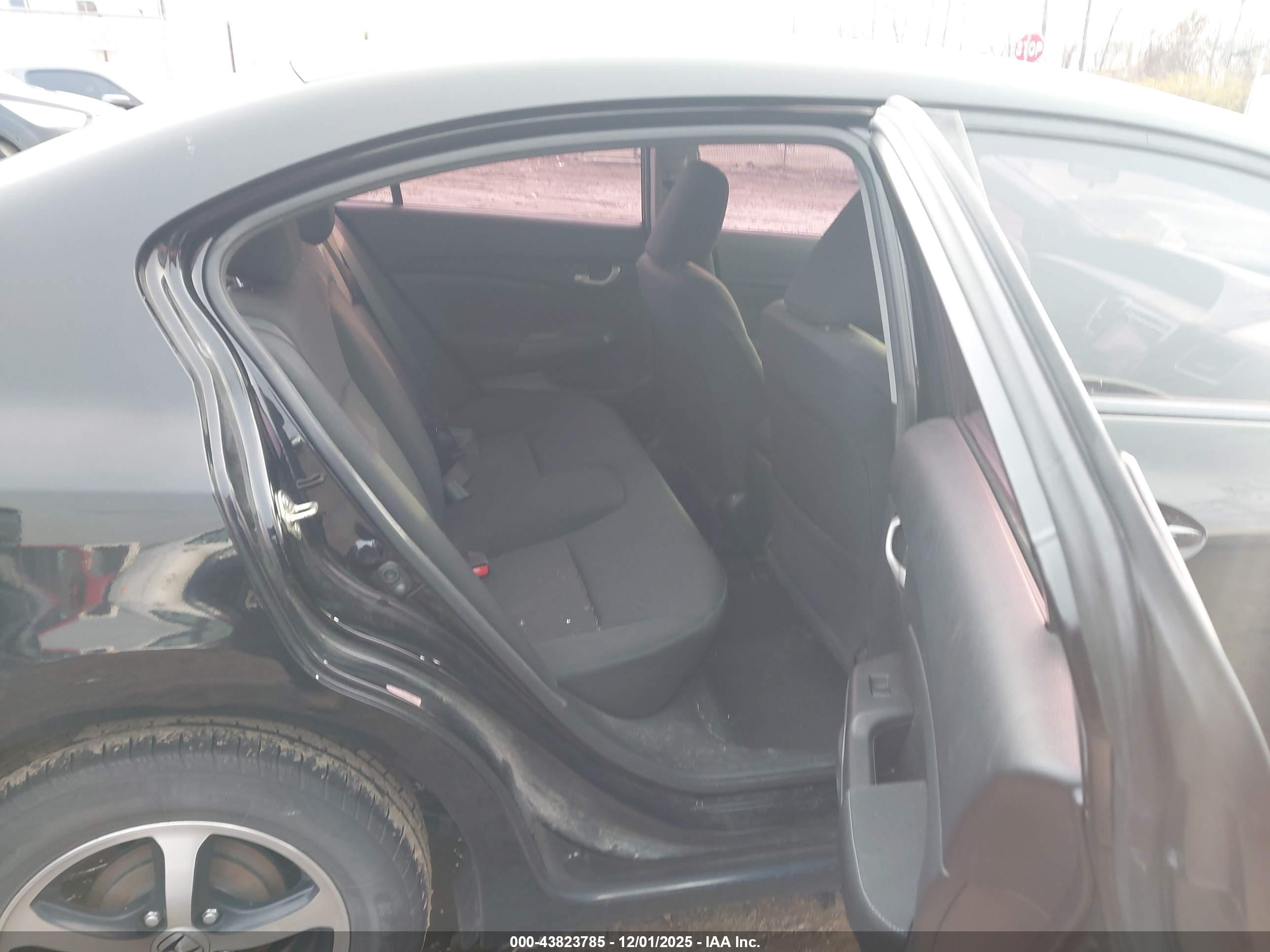 HONDA CIVIC image 8