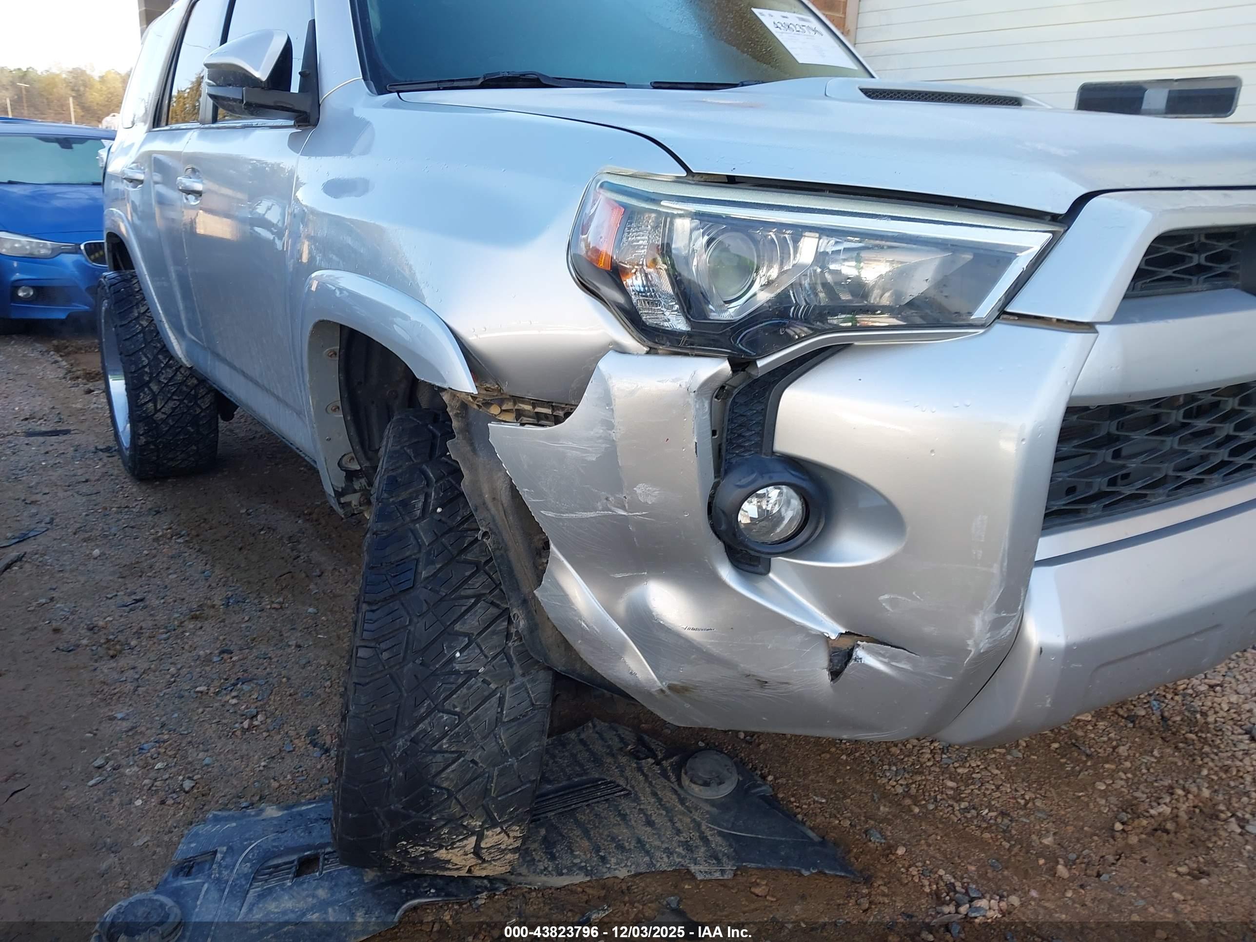 TOYOTA 4RUNNER image 6
