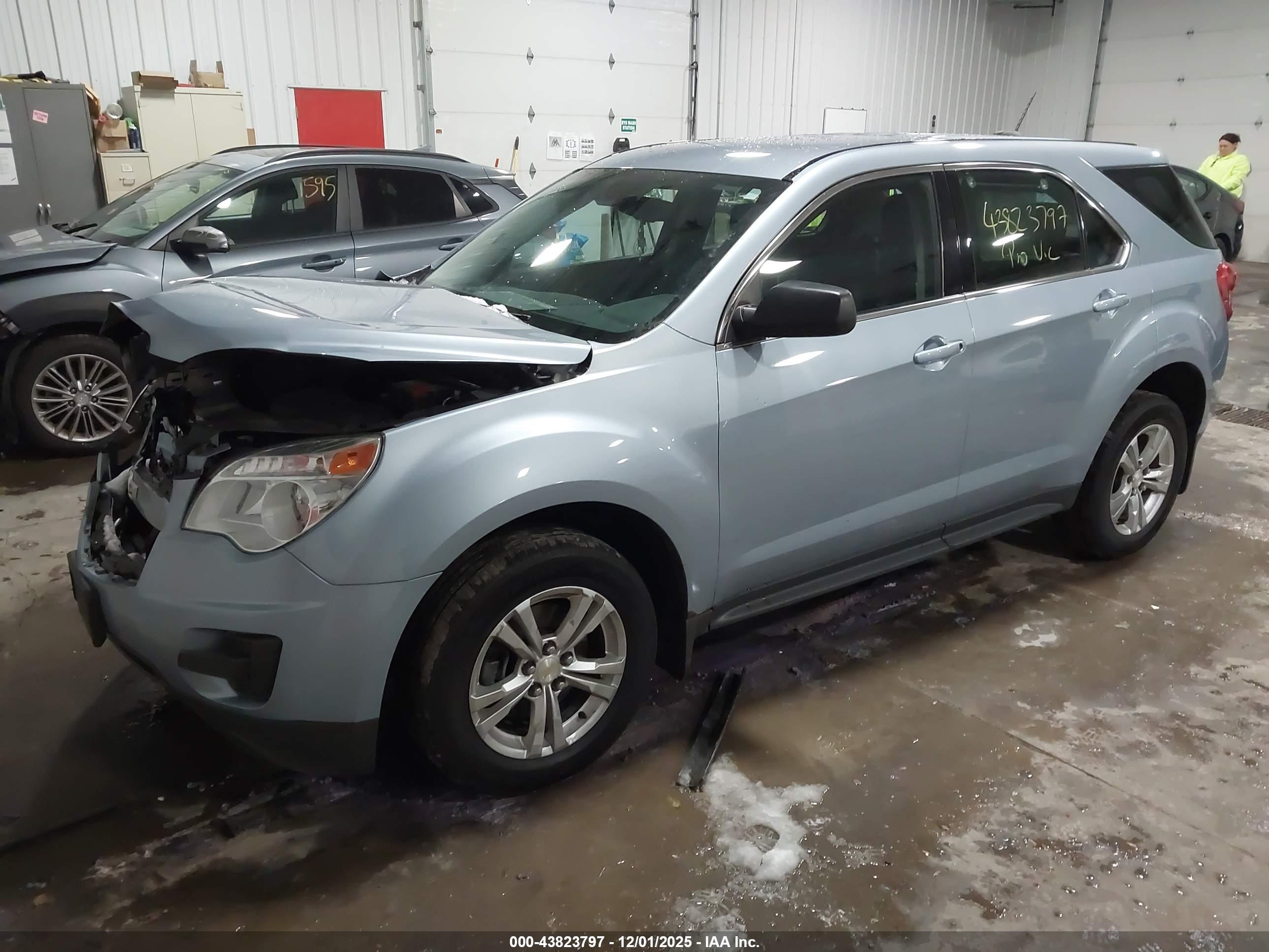 CHEVROLET EQUINOX image 2