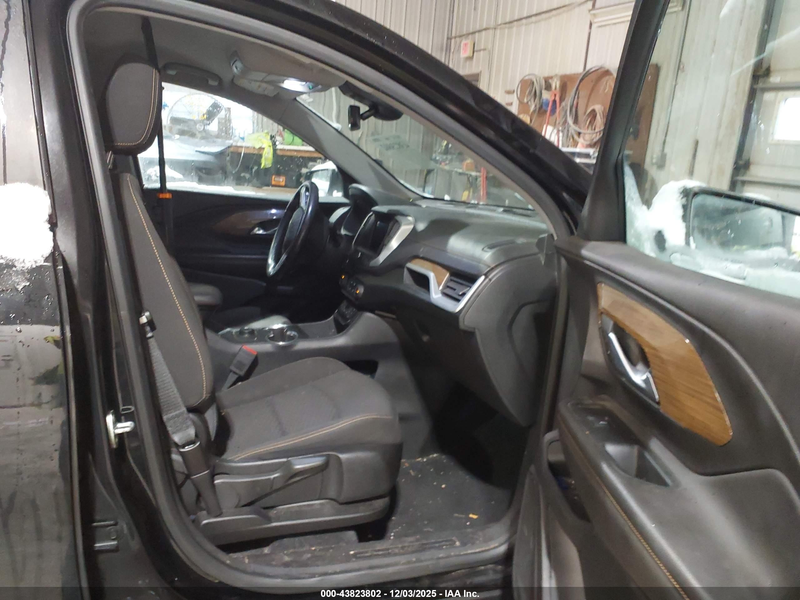 GMC TERRAIN image 5