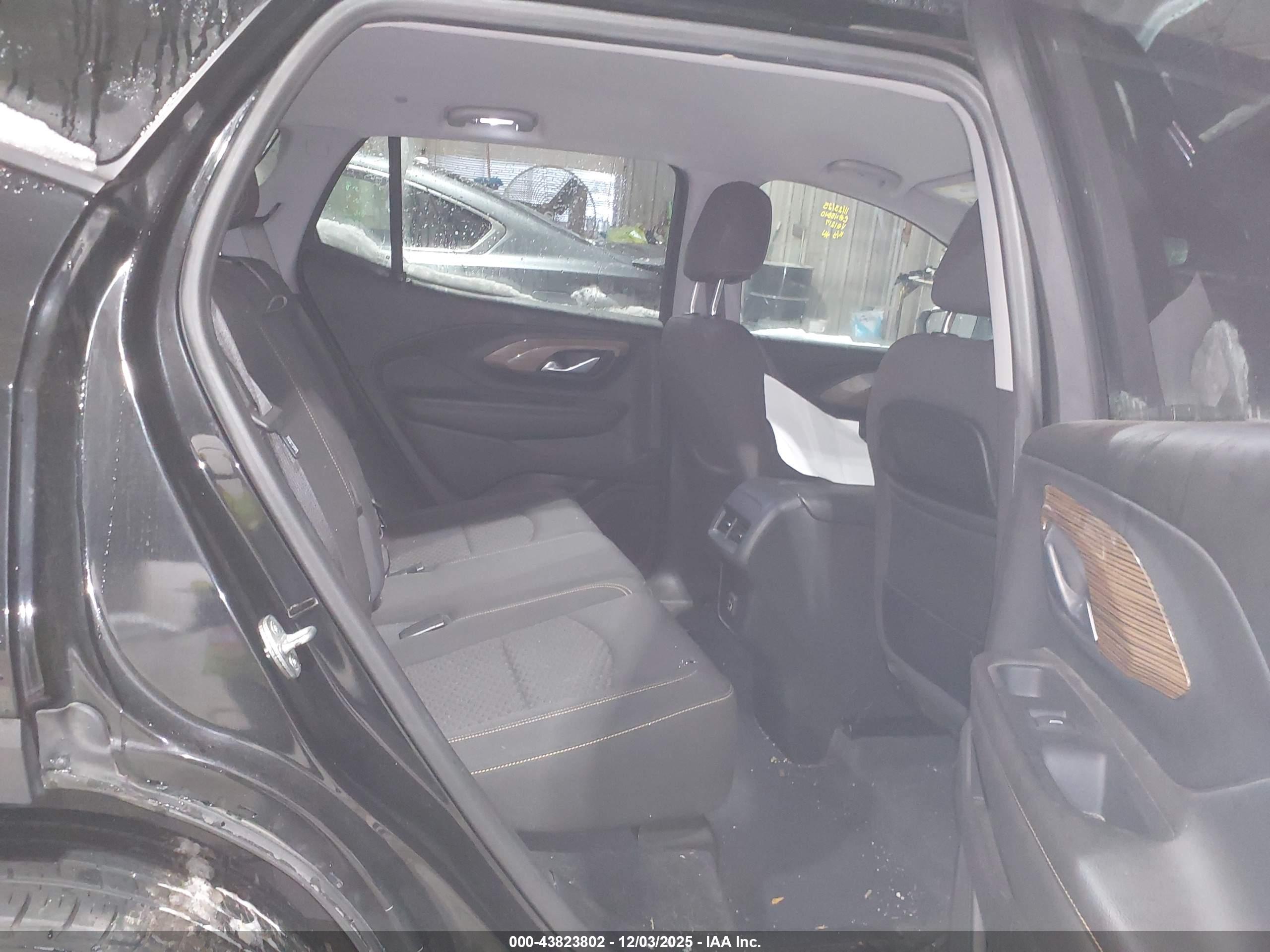 GMC TERRAIN image 8