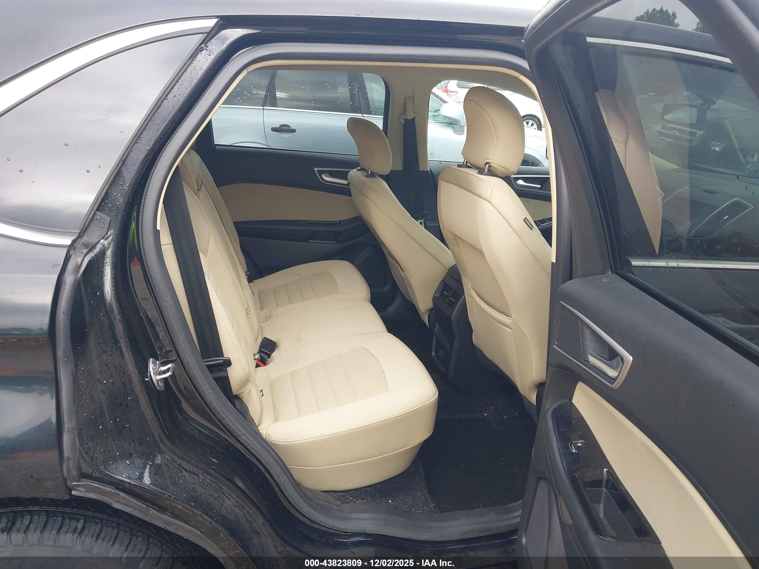 FORD EDGE image 8