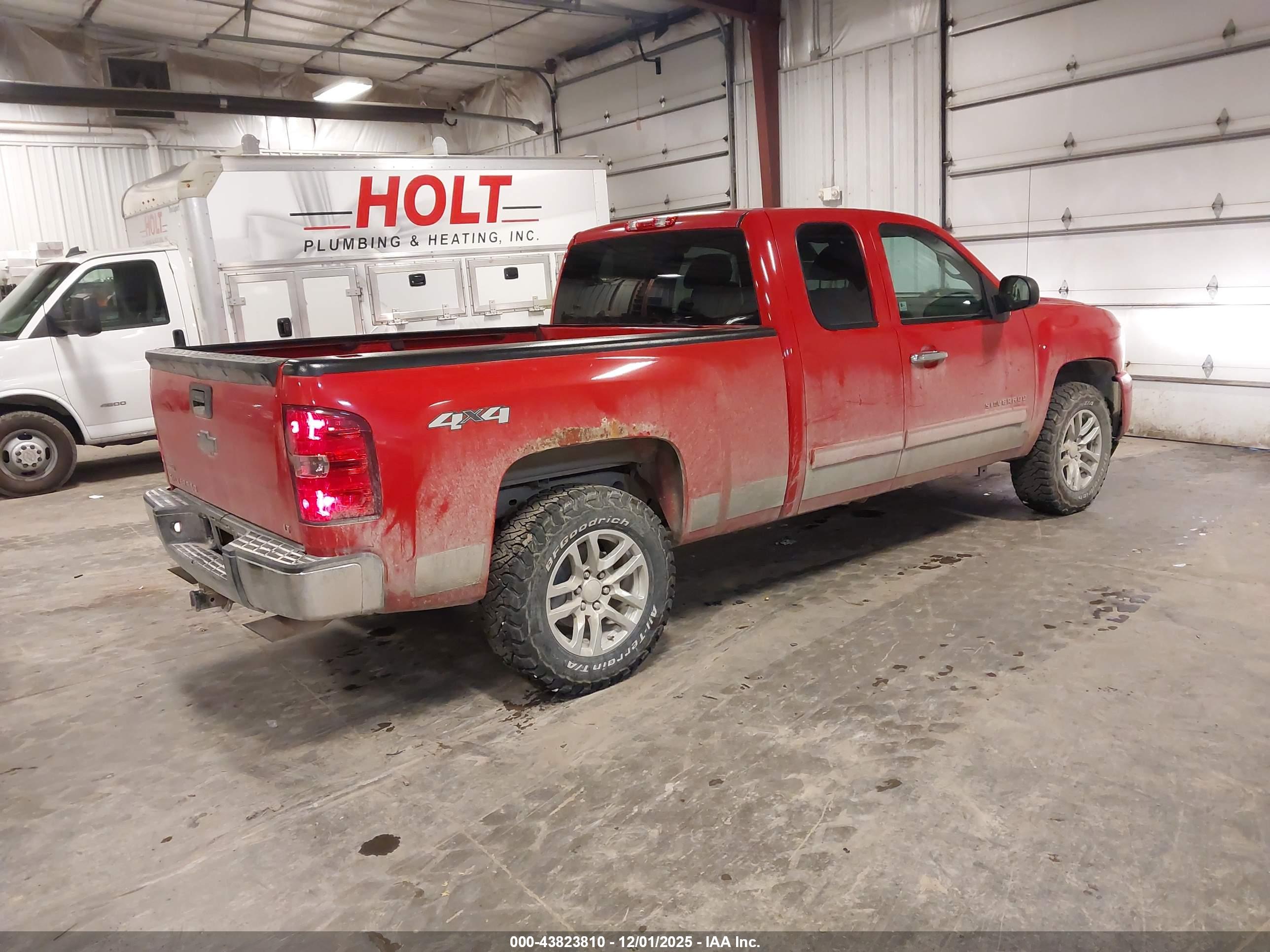 CHEVROLET SILVERADO image 4