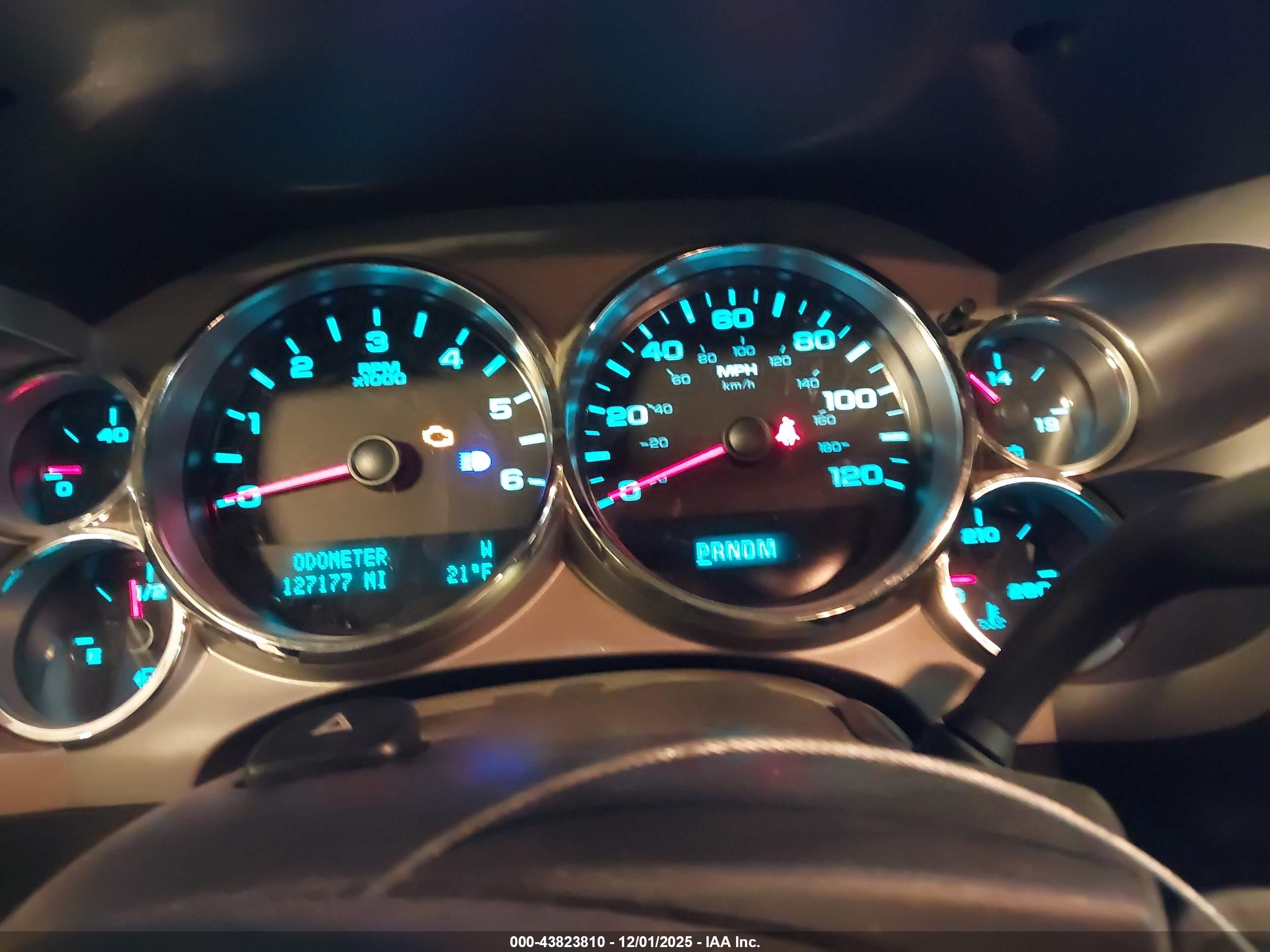 CHEVROLET SILVERADO image 7