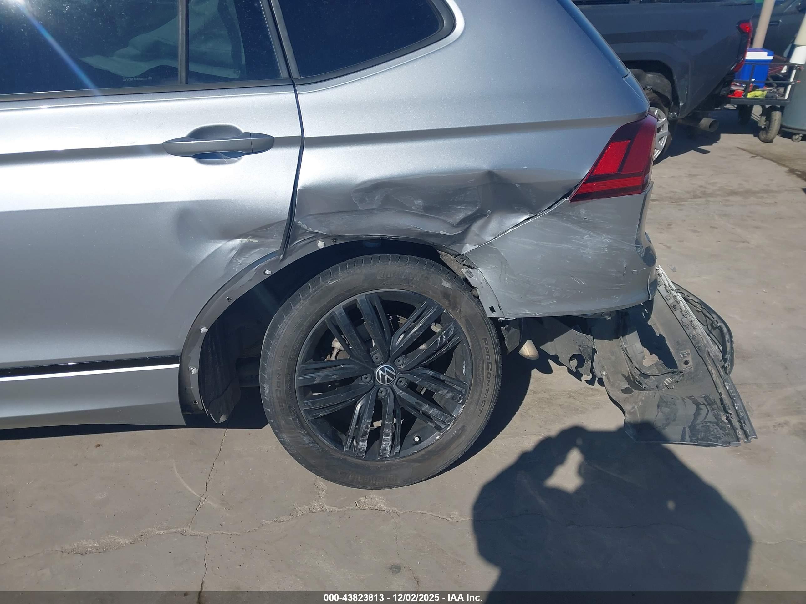 VOLKSWAGEN TIGUAN image 6