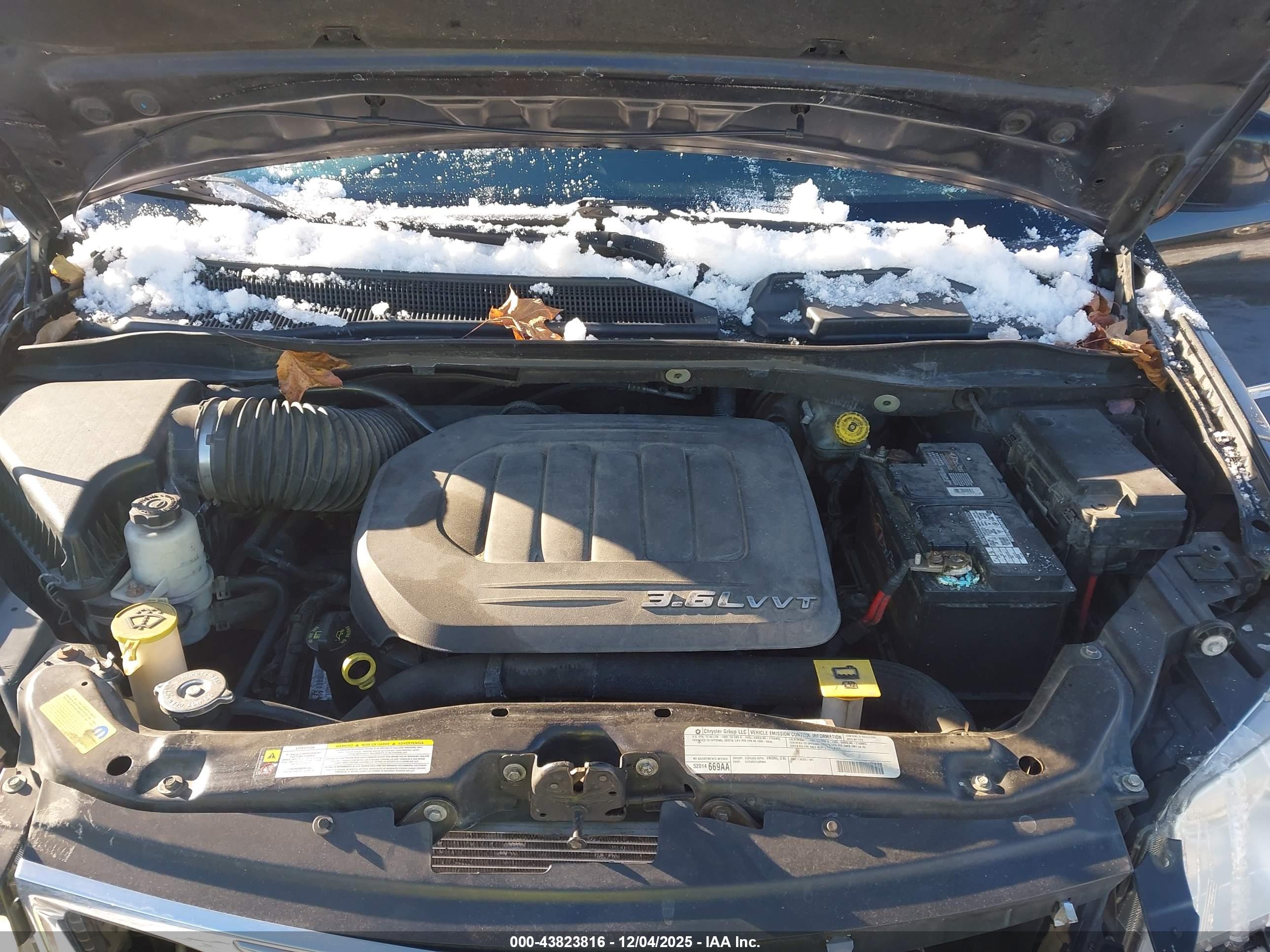 CHRYSLER TOWN image 10