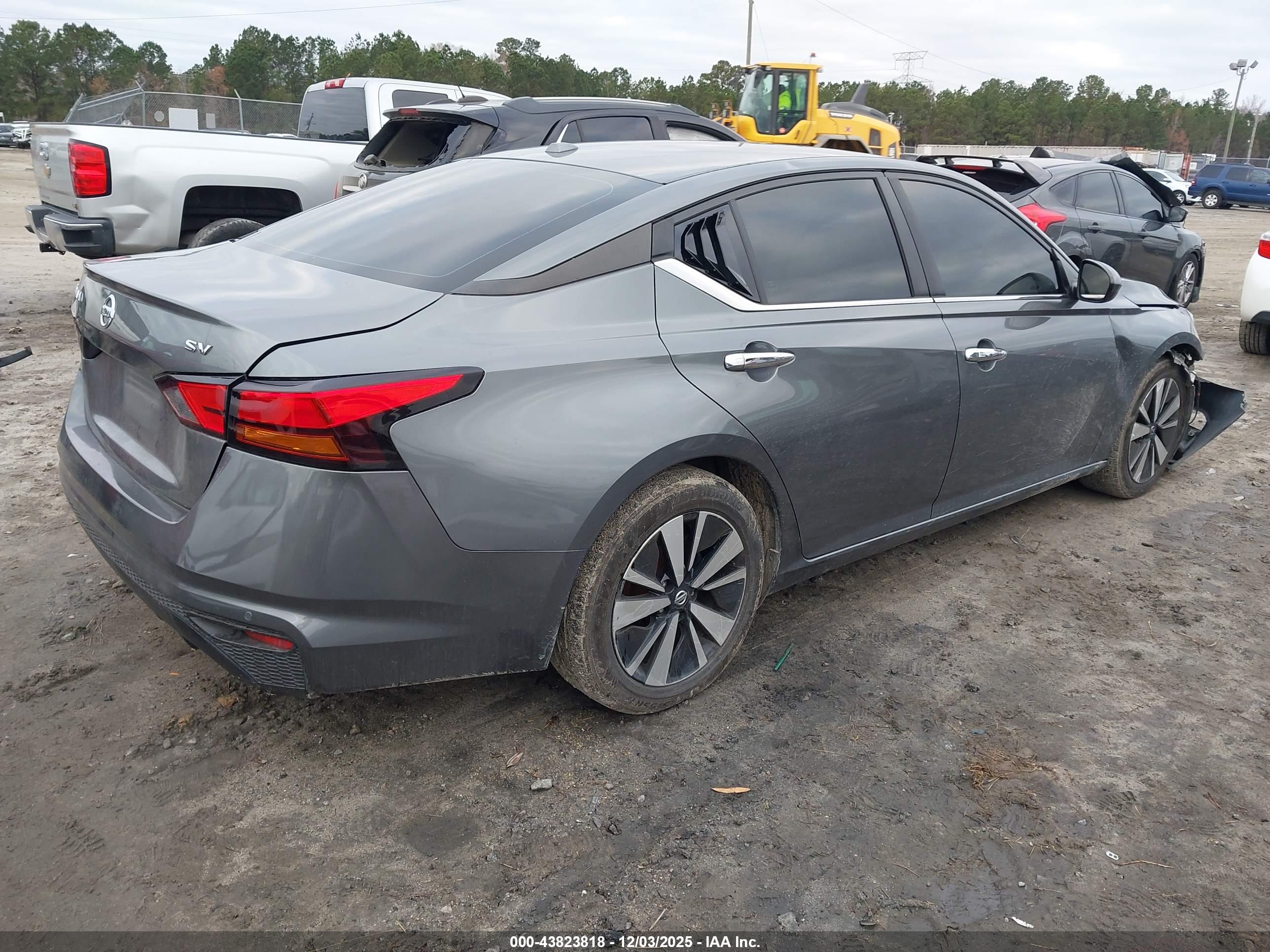 NISSAN ALTIMA image 4