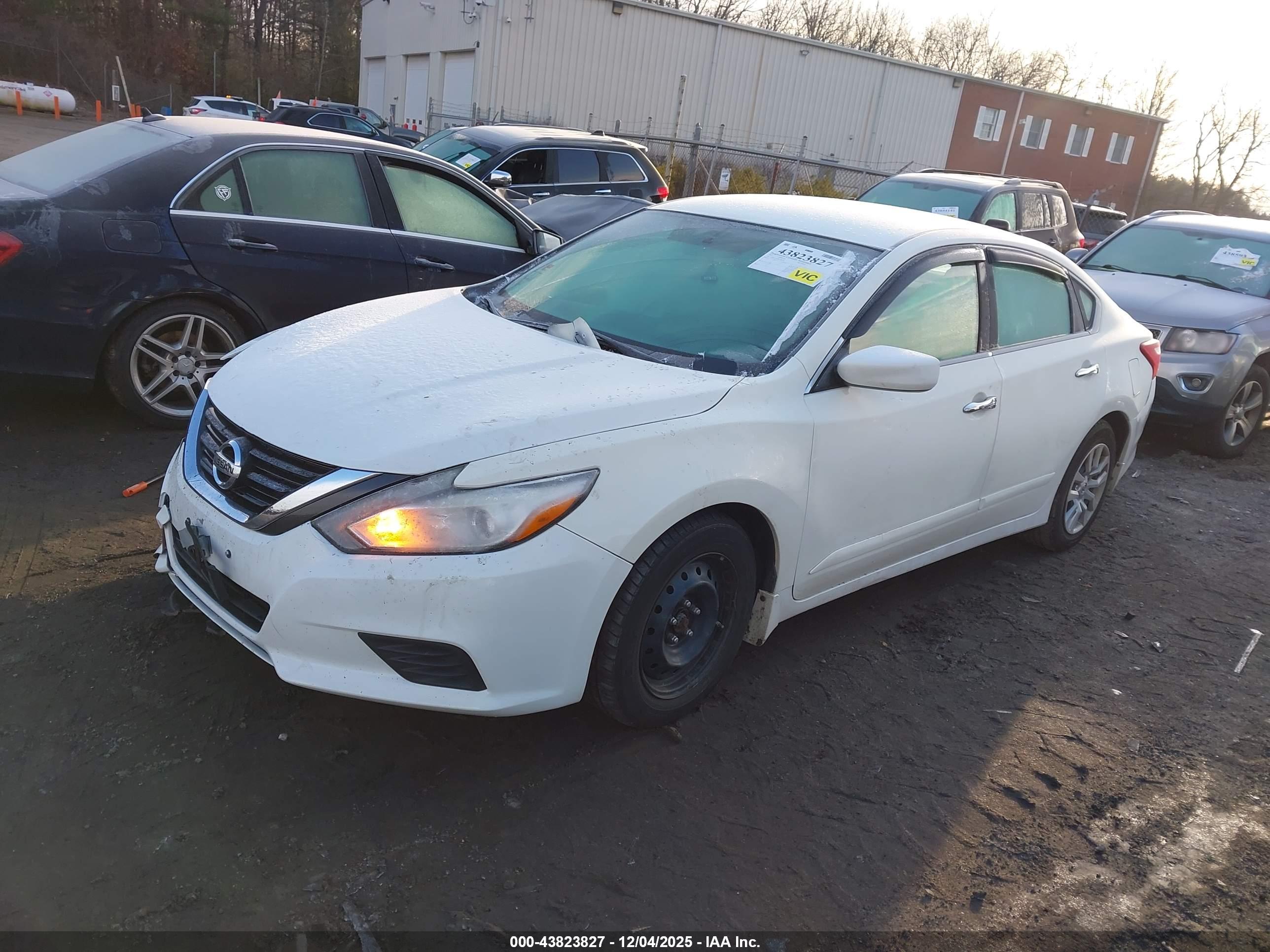 NISSAN ALTIMA image 2