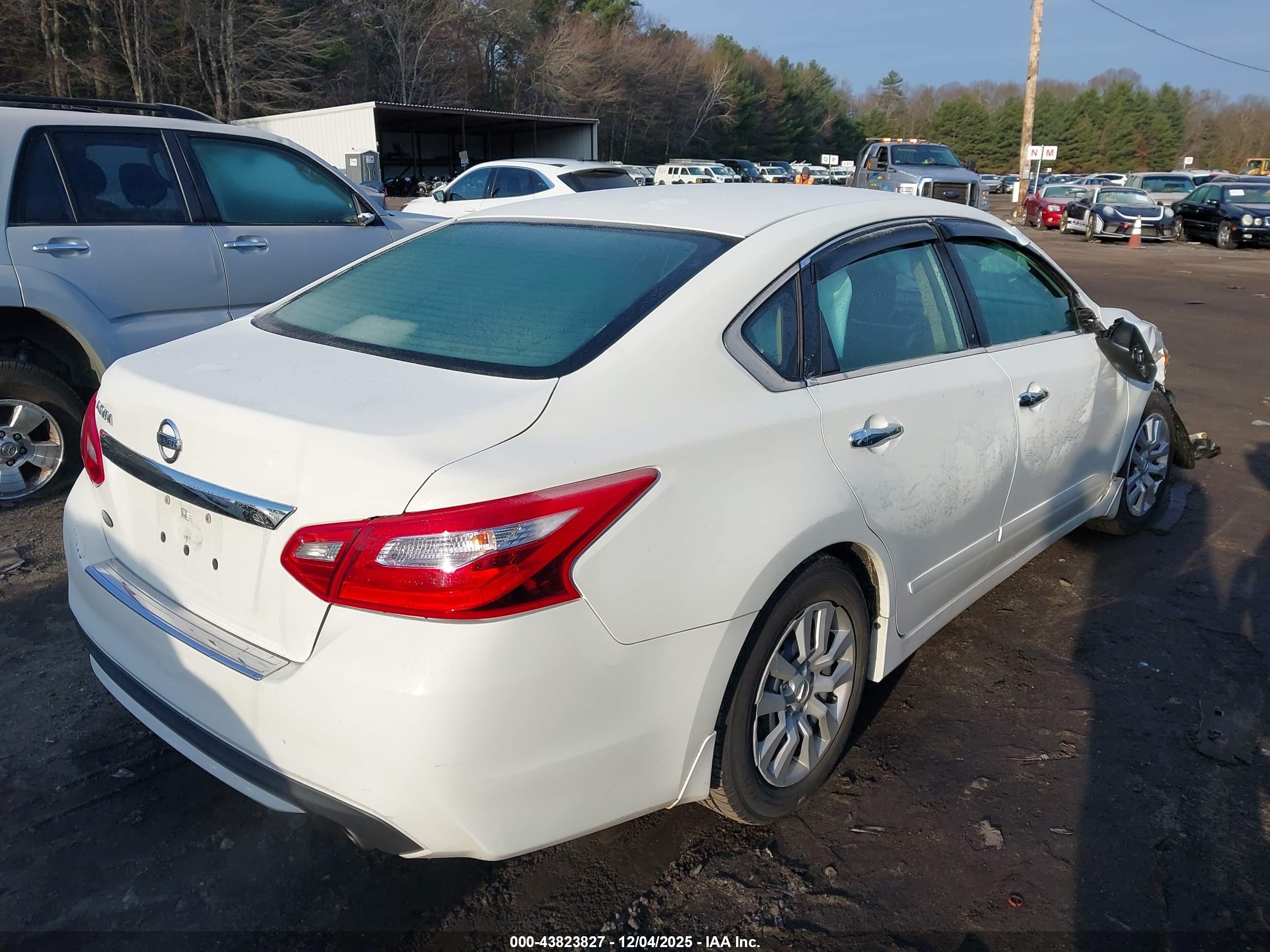 NISSAN ALTIMA image 4