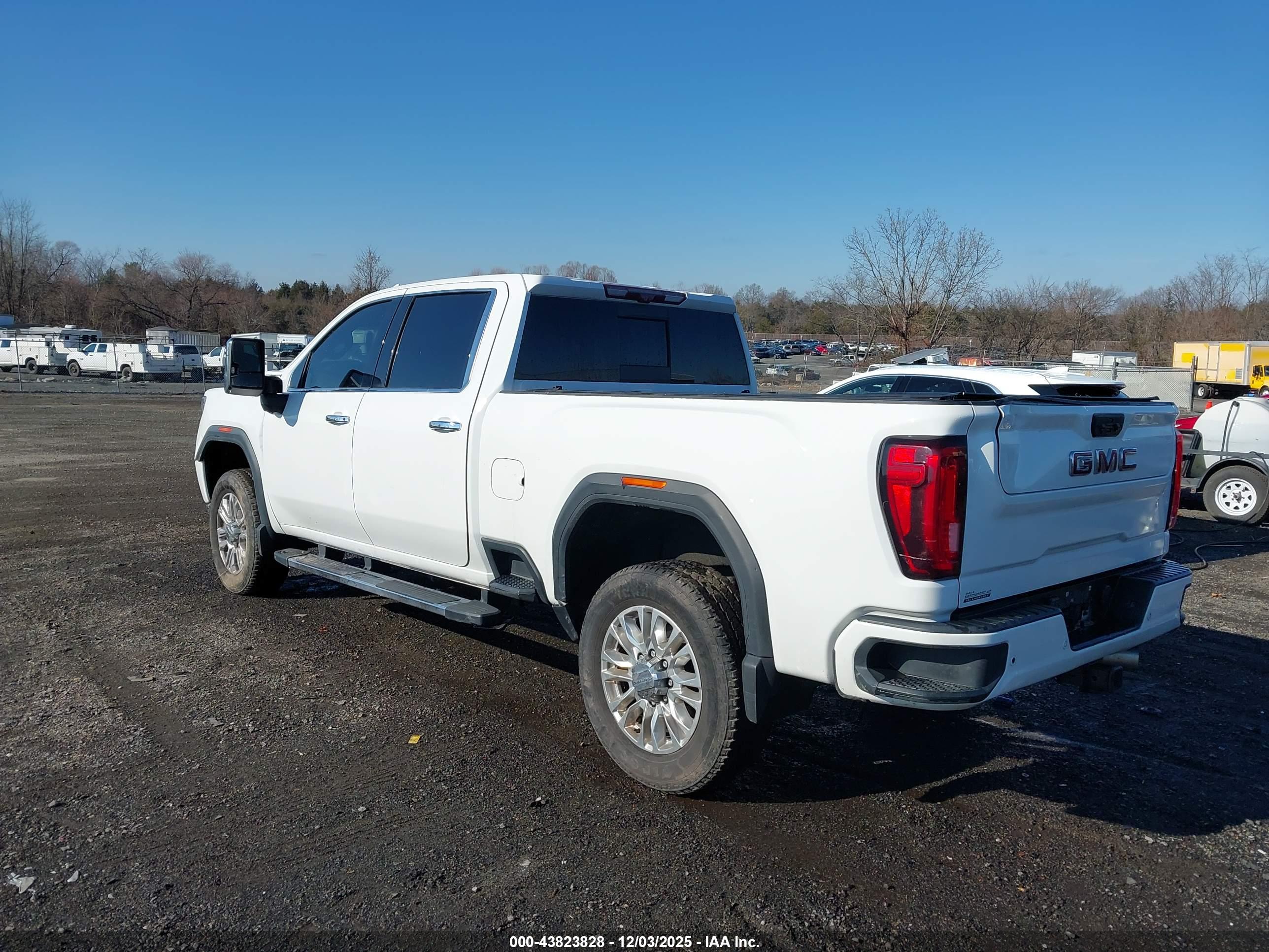 GMC SIERRA image 3