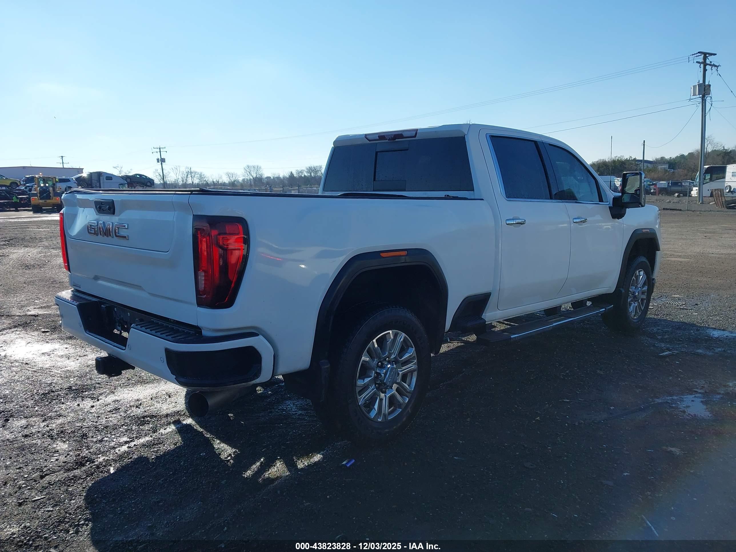 GMC SIERRA image 4