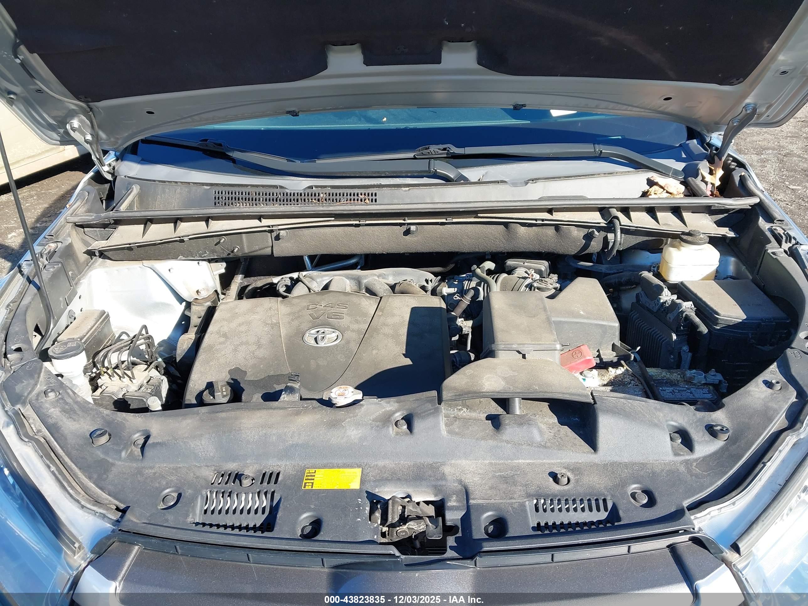 TOYOTA HIGHLANDER image 10