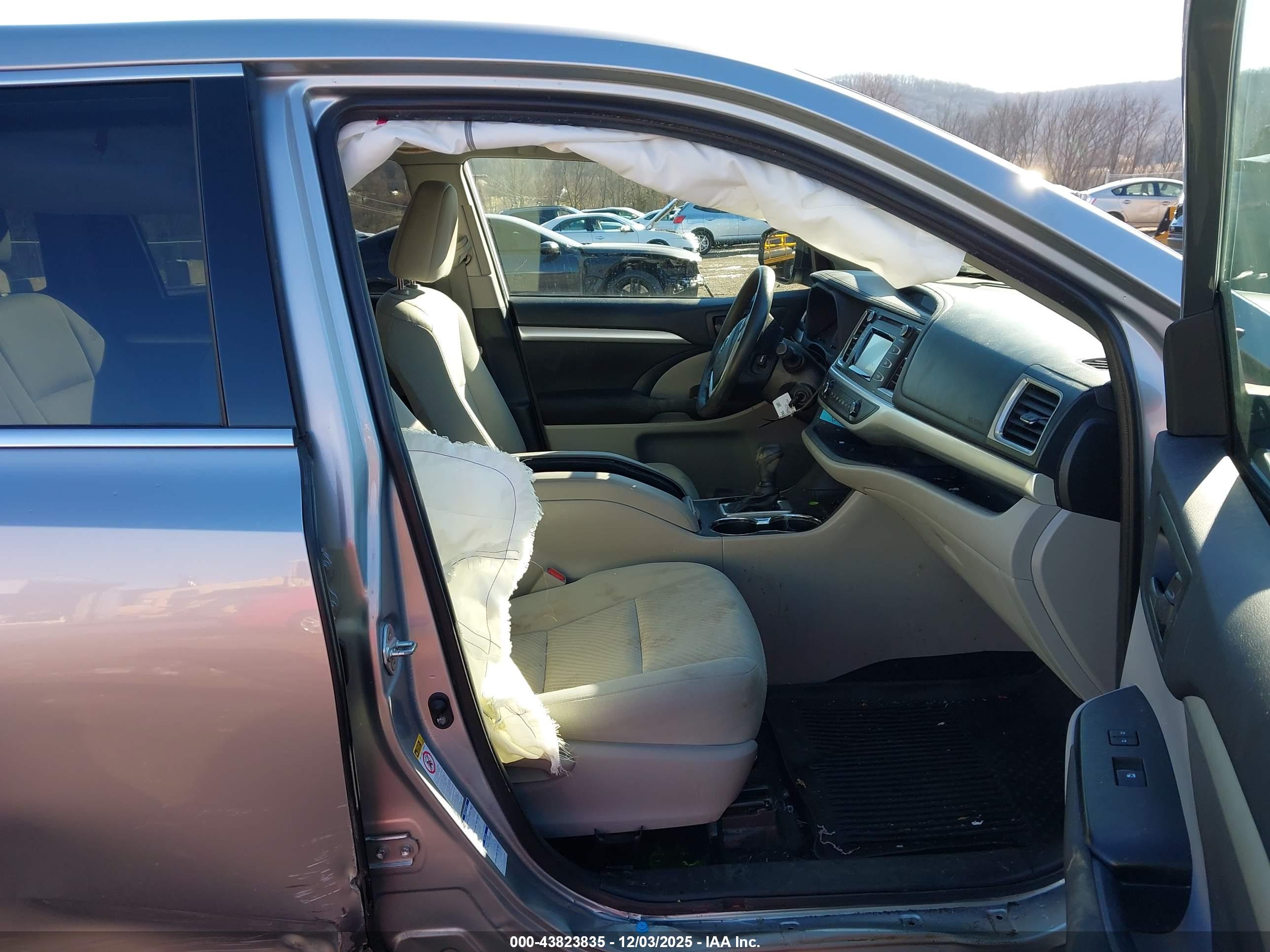 TOYOTA HIGHLANDER image 5