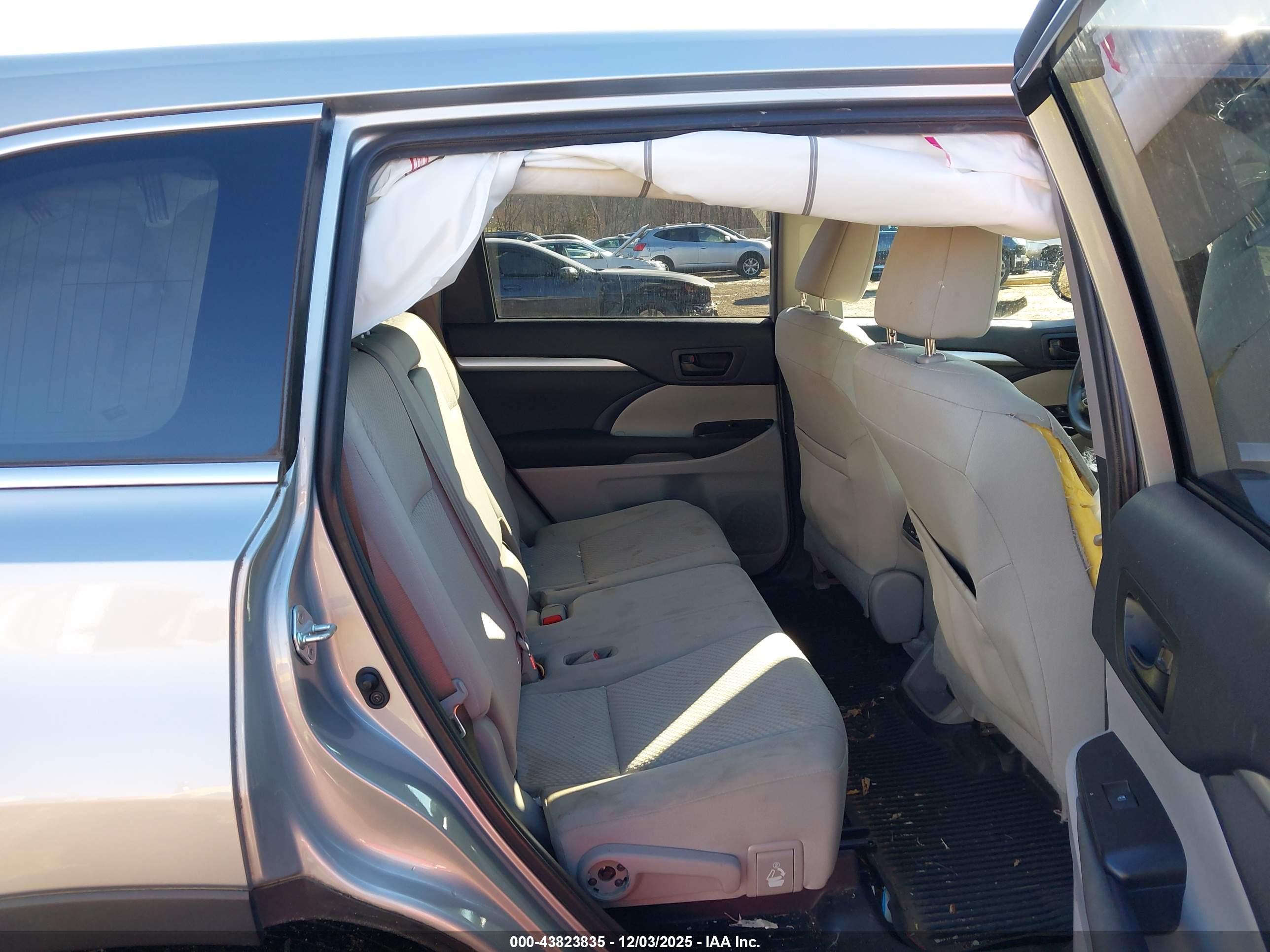 TOYOTA HIGHLANDER image 8